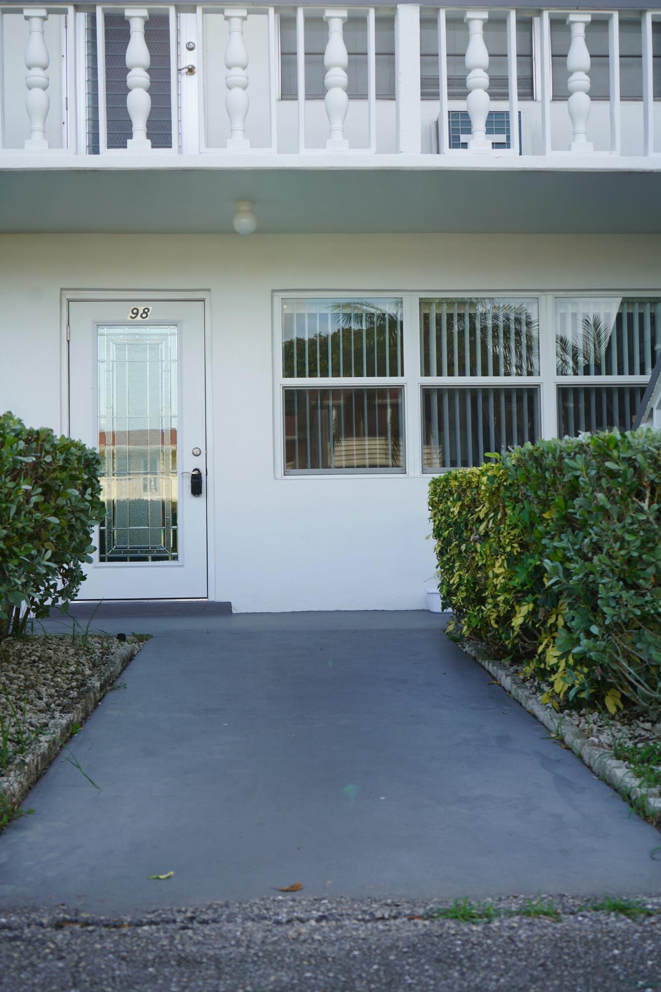 97 BERKSHIRE E Property Photo 1