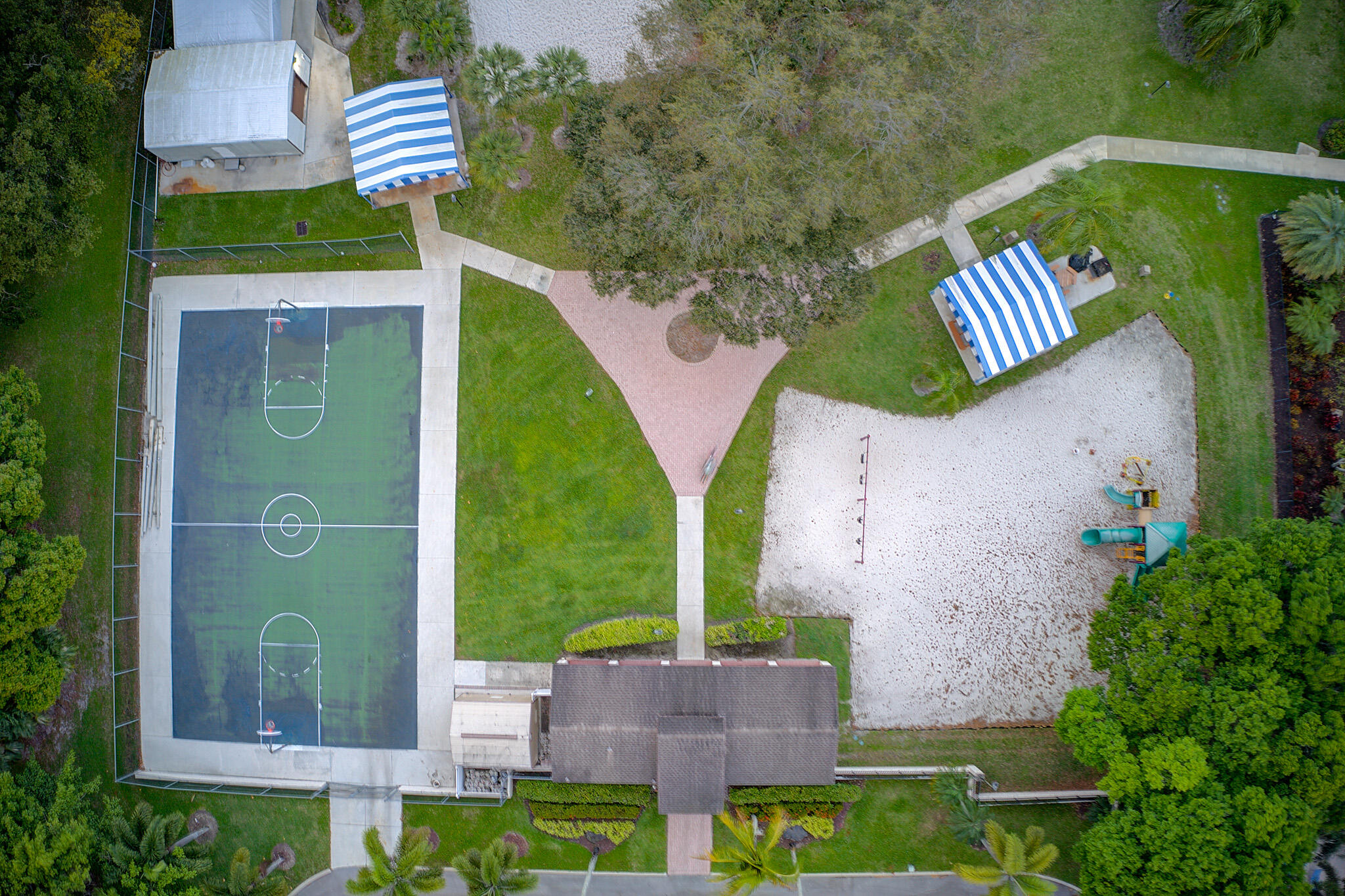 4161 Coral Tree Circle 261 Property Photo 27