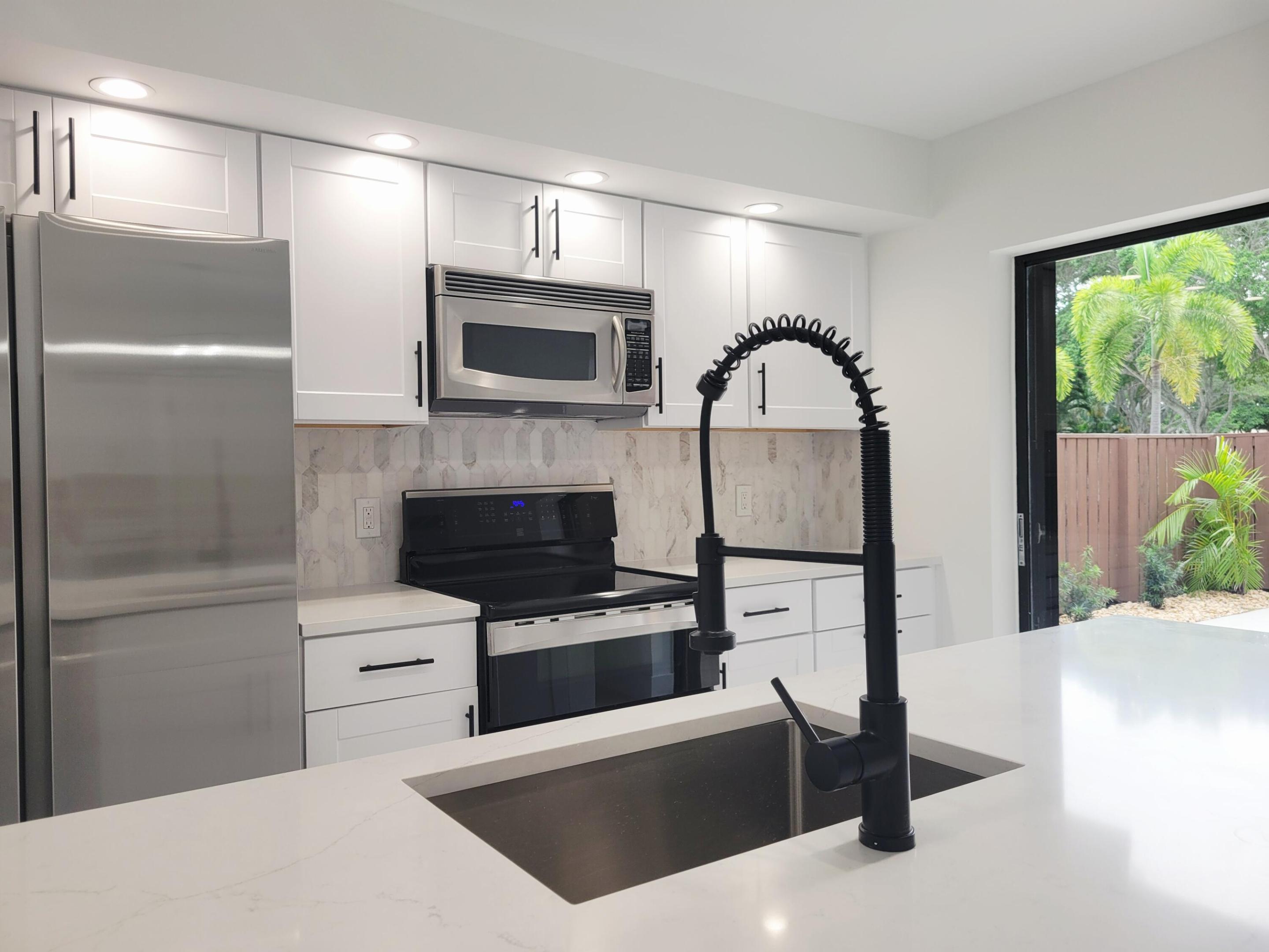5428 54TH Way Property Photo 1