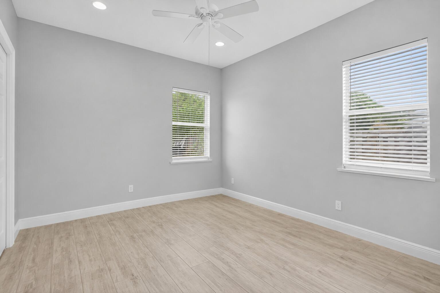 1571 Sw Hunnicut Avenue Property Photo 9