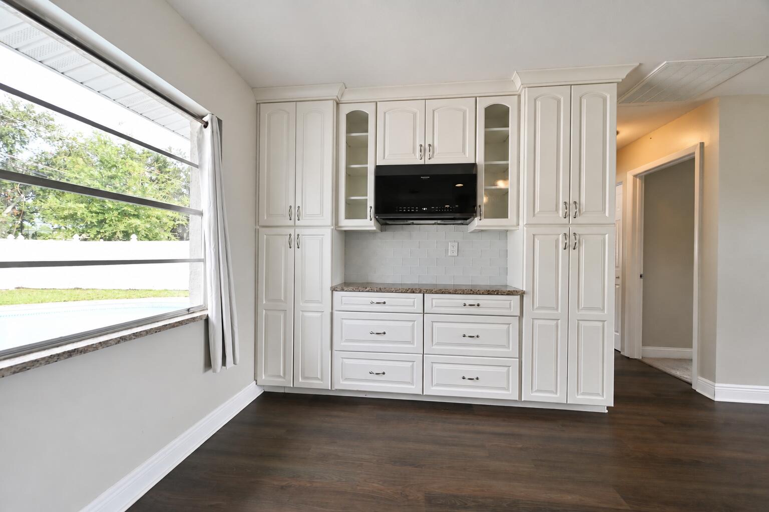 833 Park Manor Drive Property Photo 12