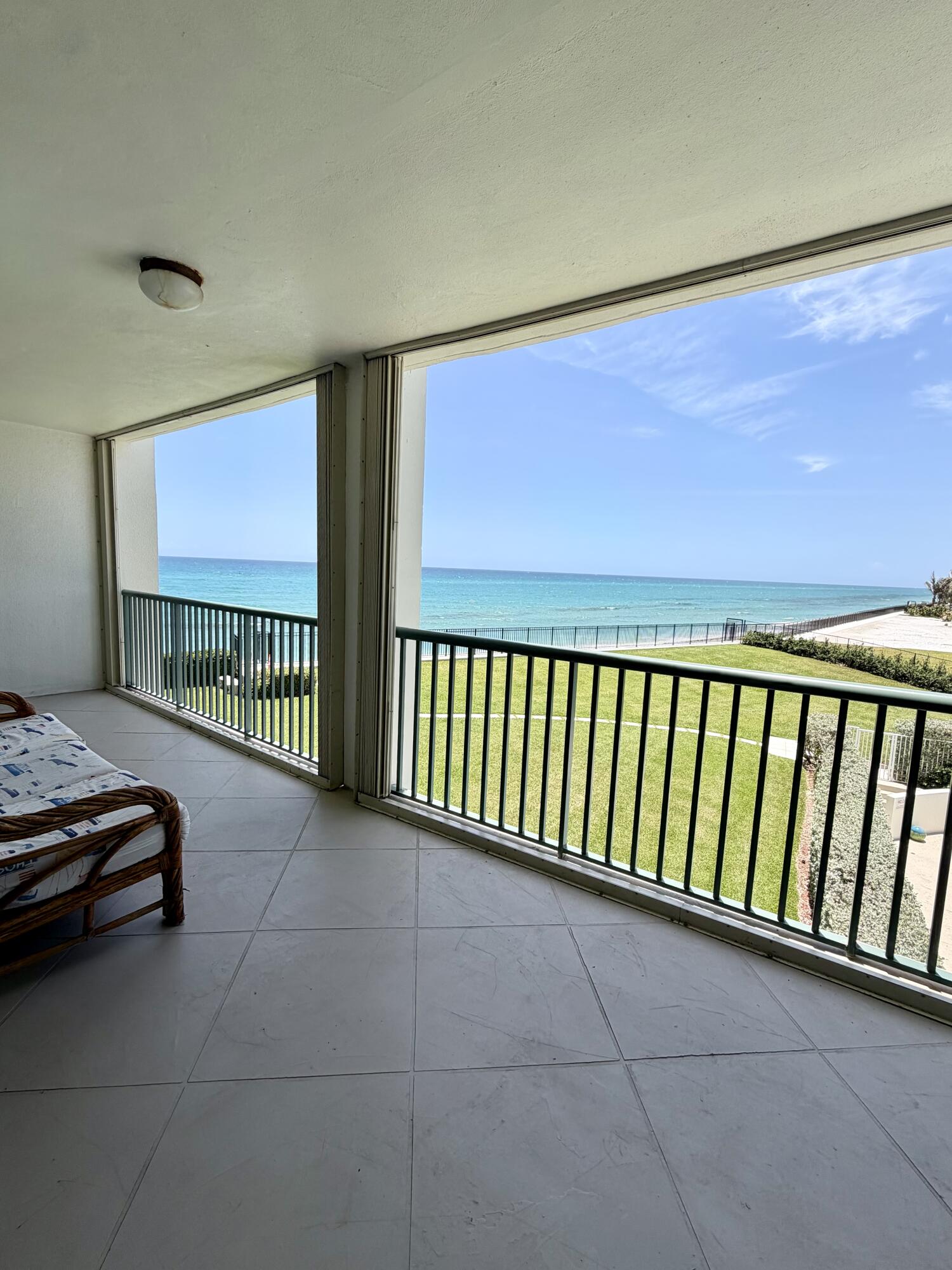 5400 N Ocean Drive Property Photo 4