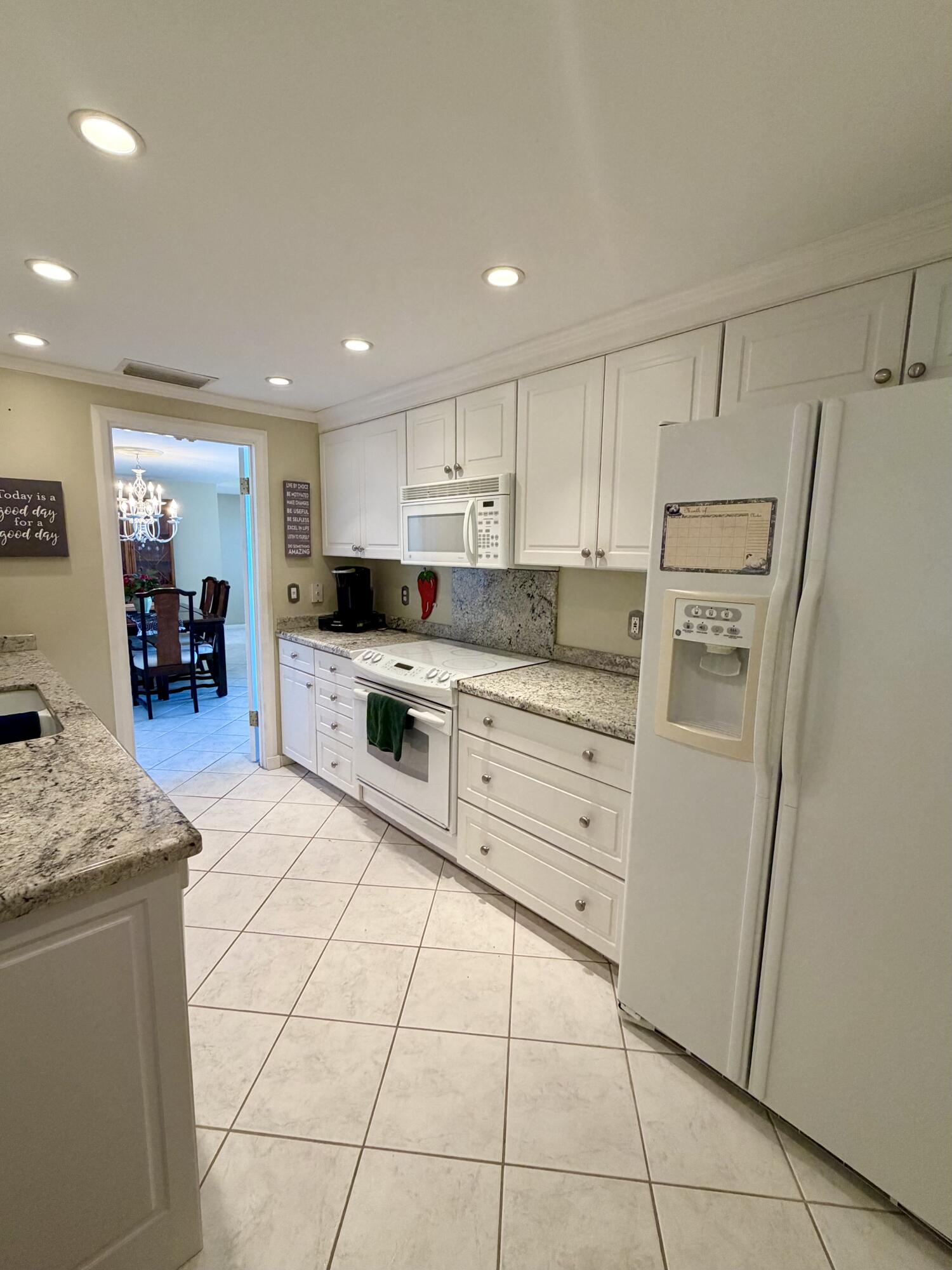 5400 N Ocean Drive Property Photo 7