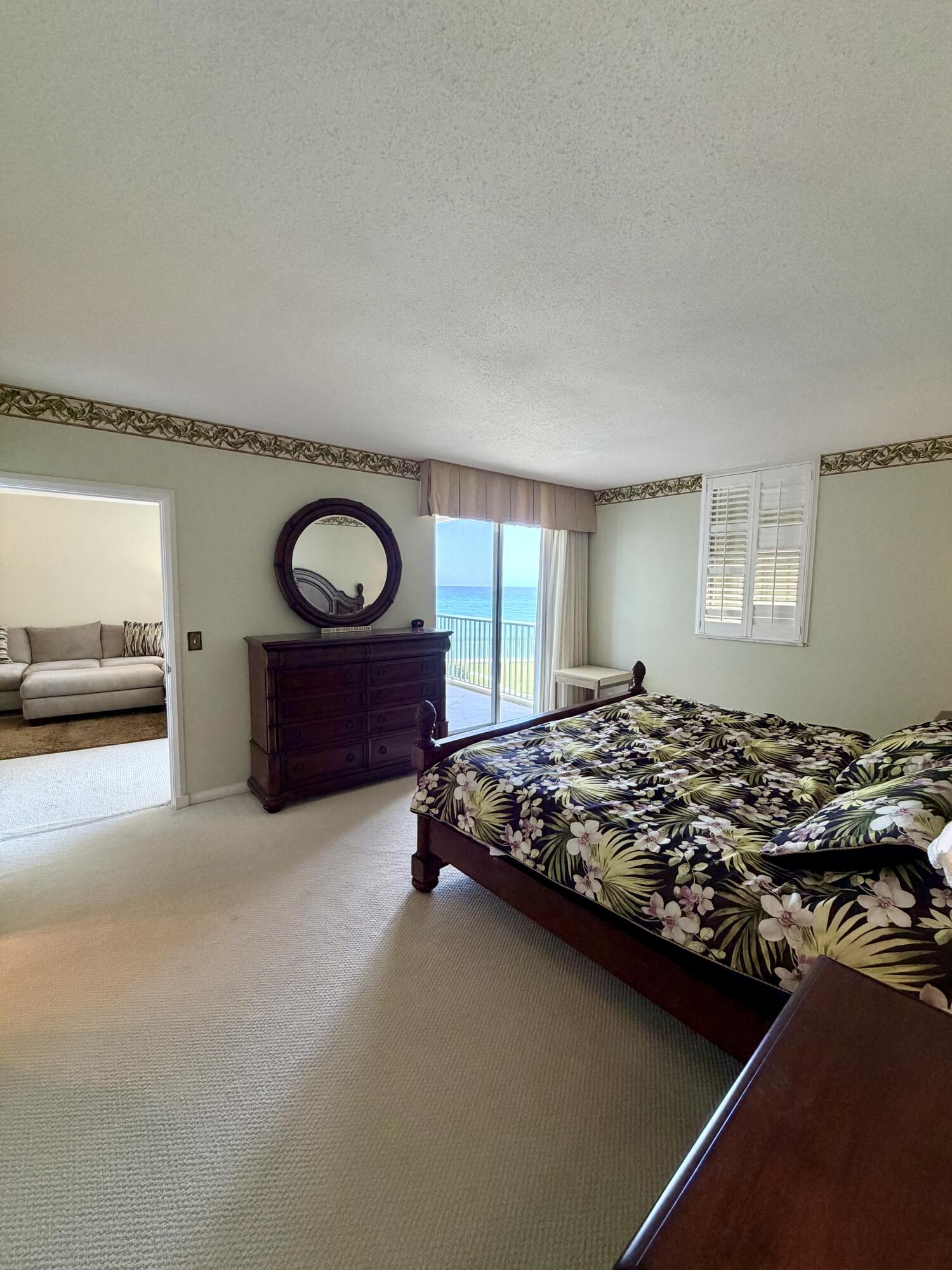 5400 N Ocean Drive Property Photo 9