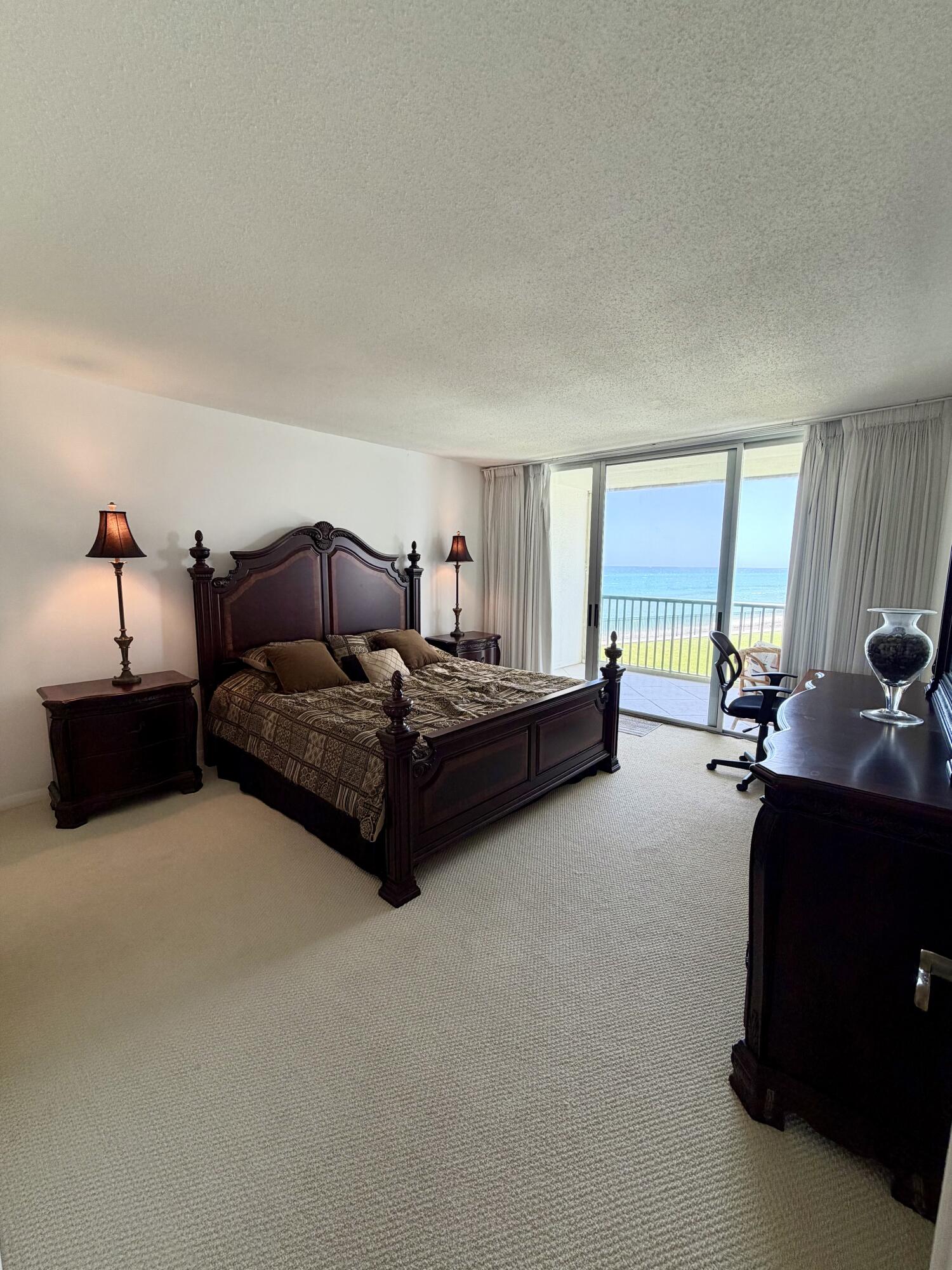 5400 N Ocean Drive Property Photo 11