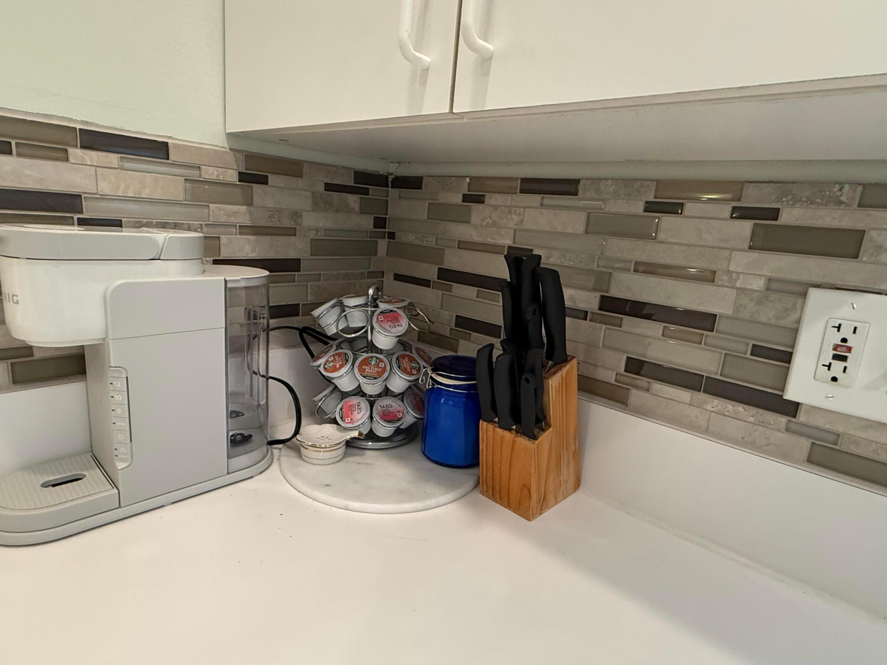 200 Bayview Avenue B Property Photo 9