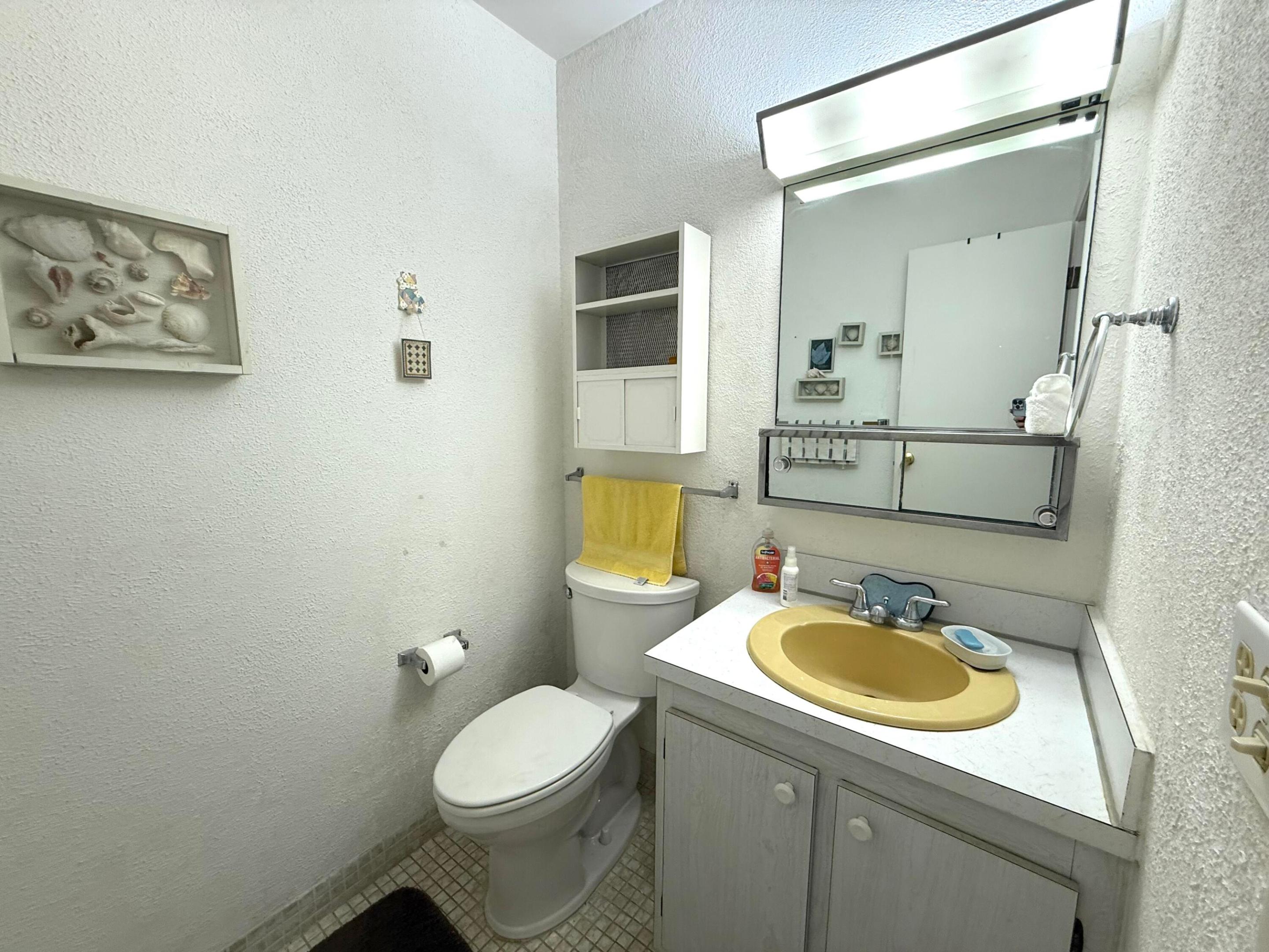 200 Bayview Avenue B Property Photo 10