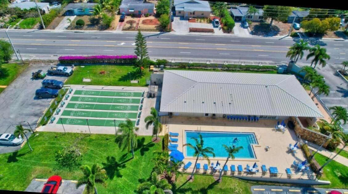 200 Bayview Avenue B Property Photo 21
