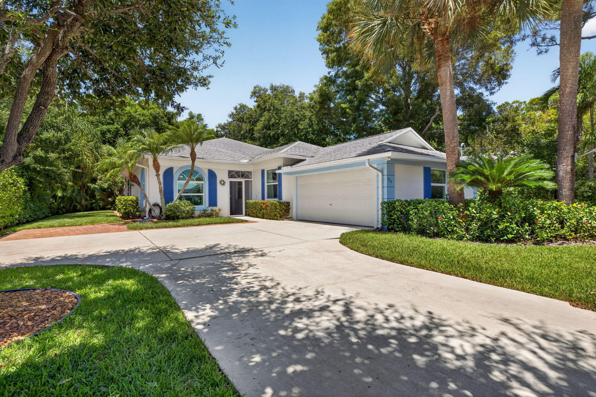 974 Se Saint Lucie Boulevard Property Photo 1