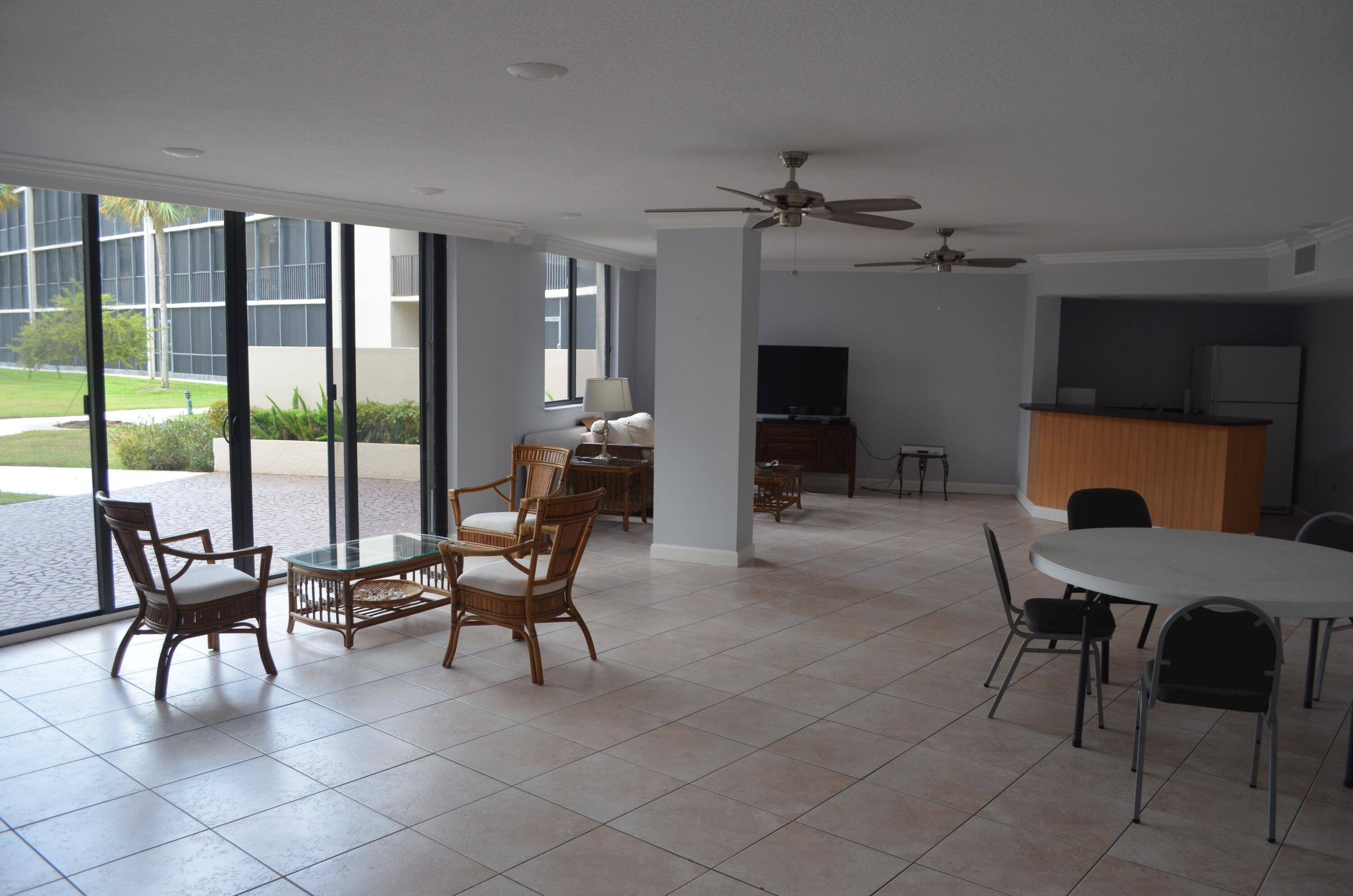 2424 N Federal Highway 309 Property Photo 28