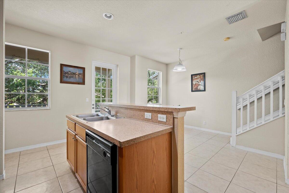335 E Thatch Palm Circle 104 Property Photo 13