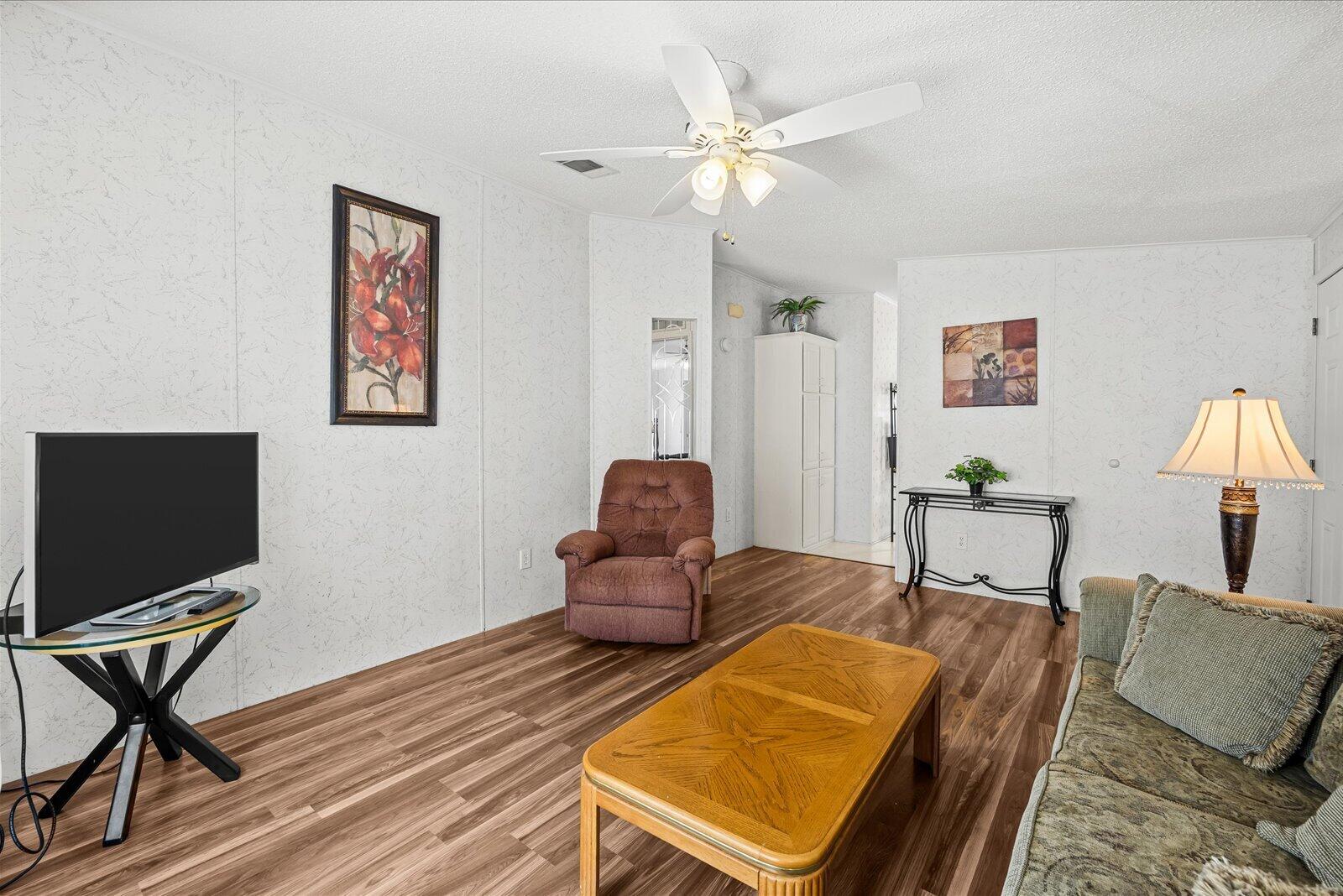 3712 Crabapple Drive Property Photo 8