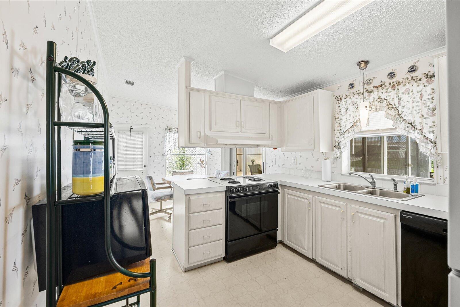 3712 Crabapple Drive Property Photo 10