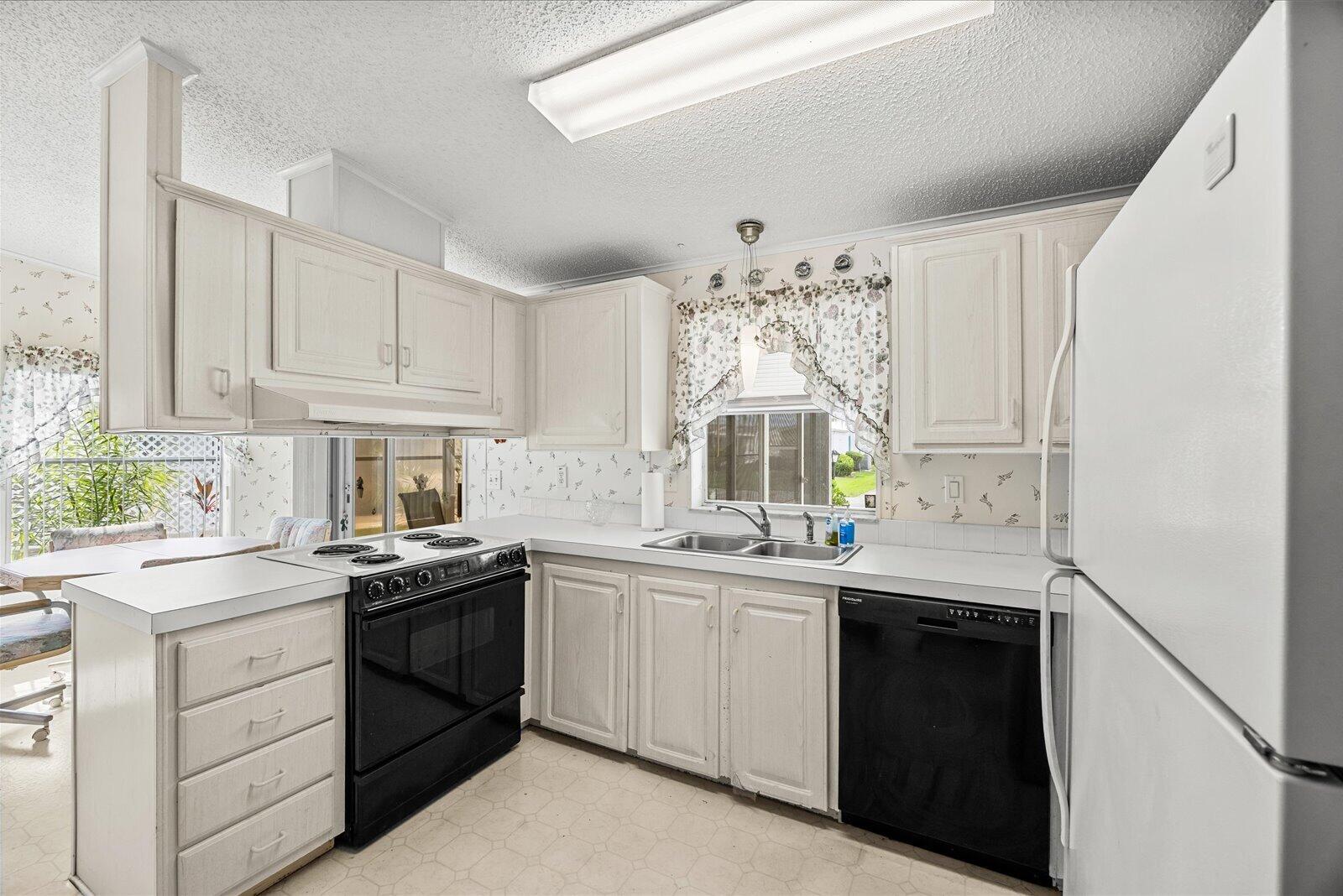3712 Crabapple Drive Property Photo 11