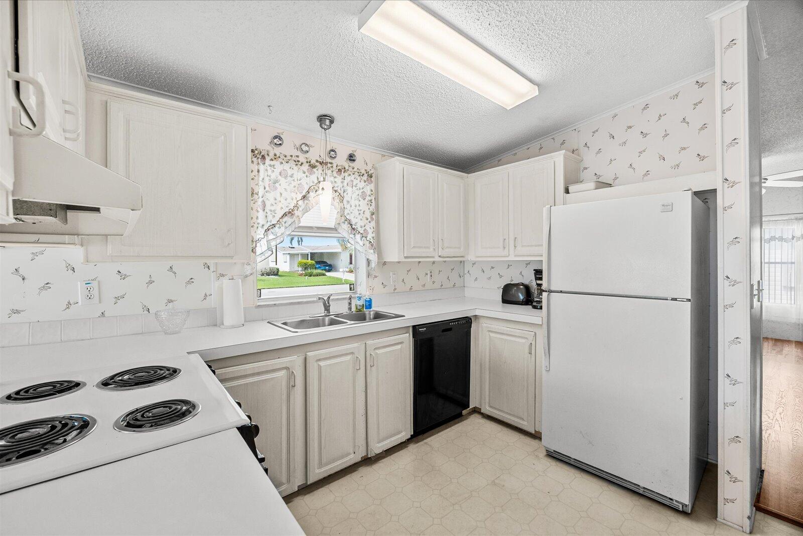 3712 Crabapple Drive Property Photo 12