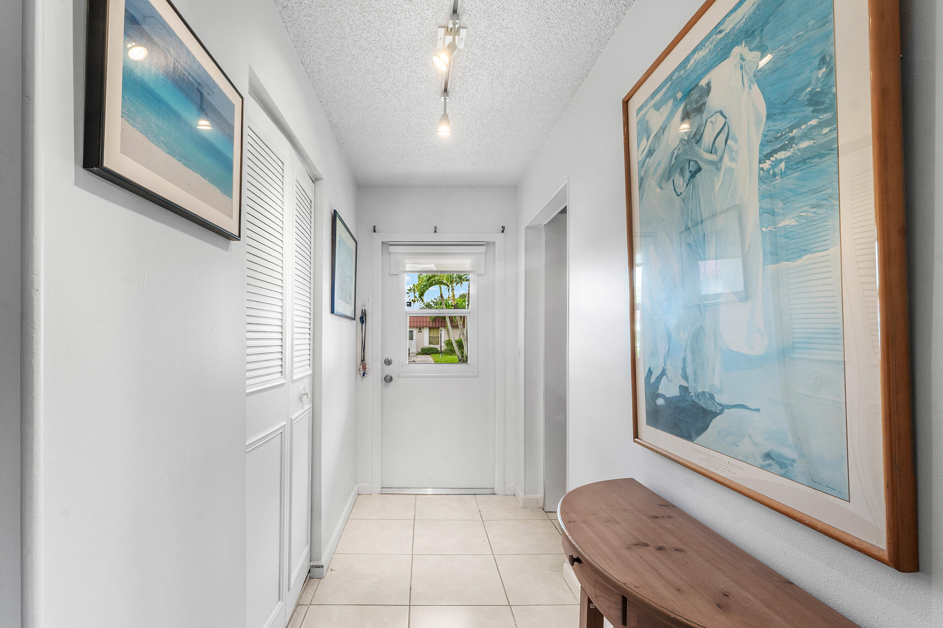 687 Marlboro Oval A Property Photo 3