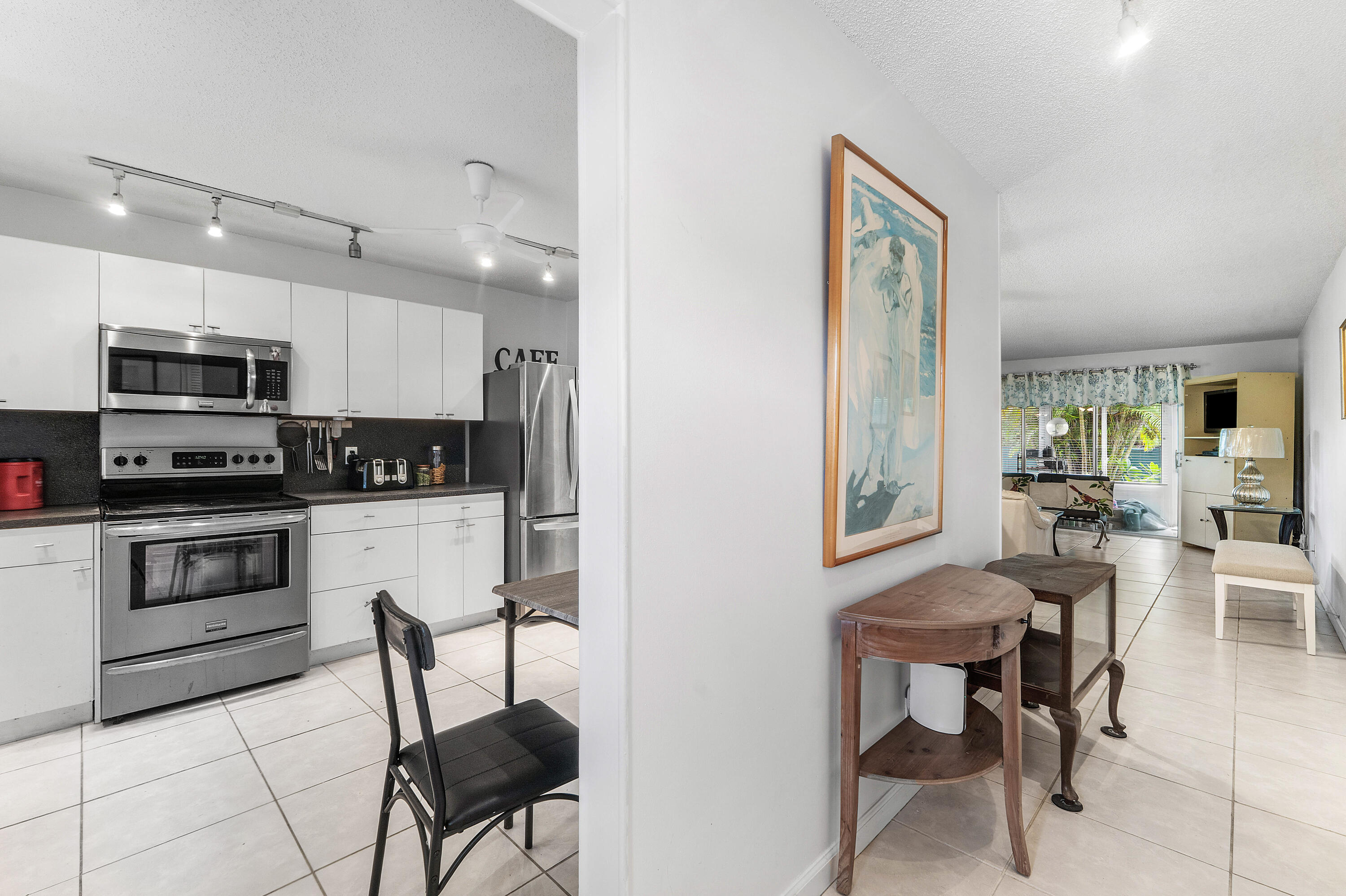 687 Marlboro Oval A Property Photo 6