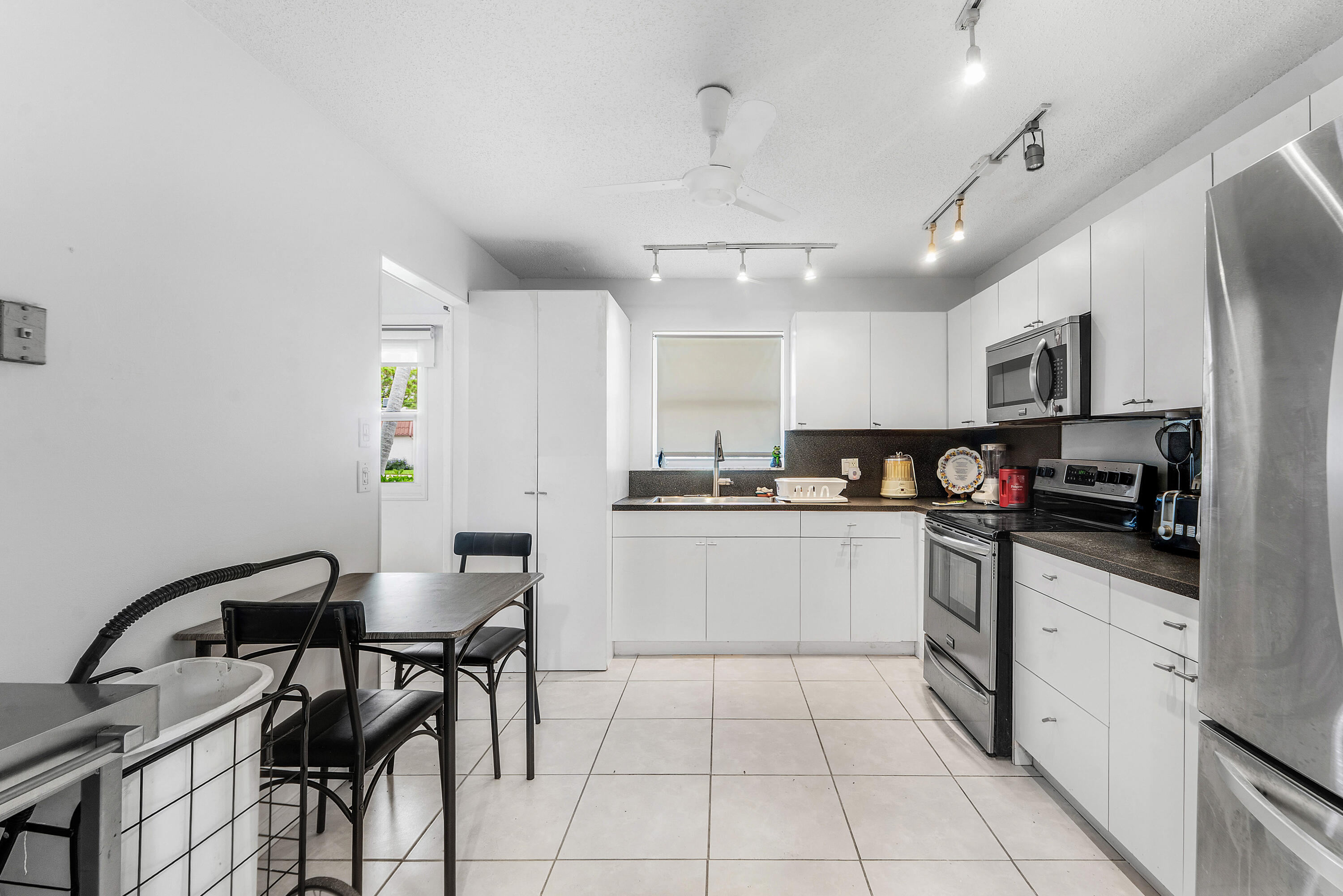 687 Marlboro Oval A Property Photo 7