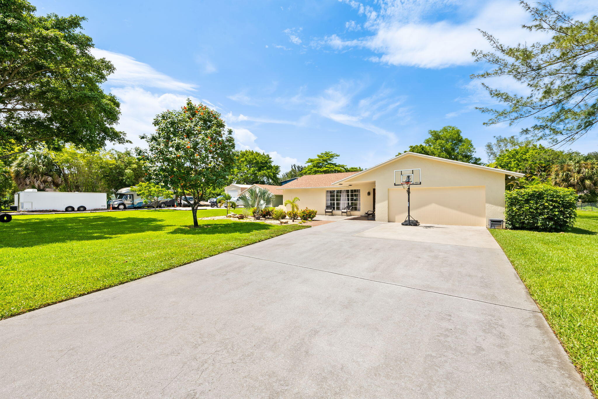 8645 Pinto Drive Property Photo 4