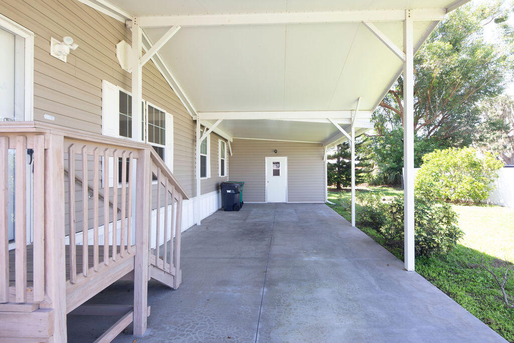 2208 Se 38th Trail Property Photo 2