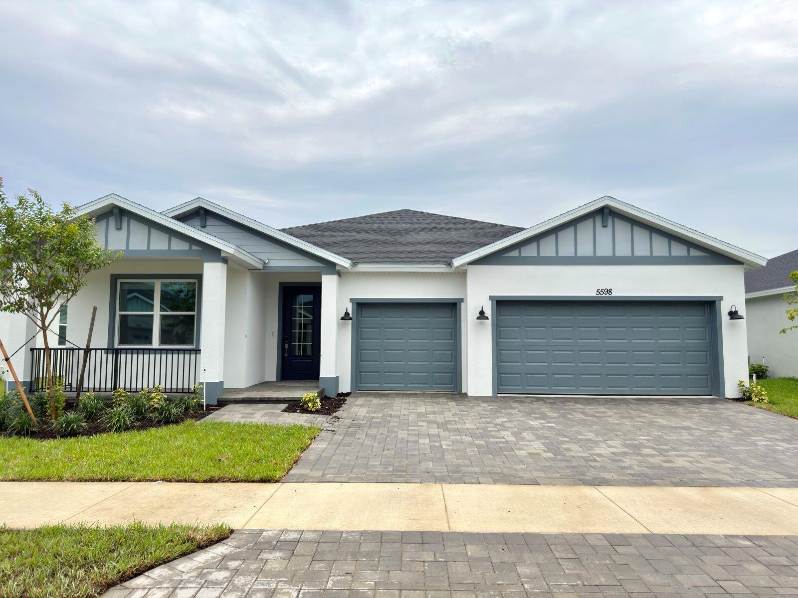 5598 Hampton Park Circle Property Photo 1