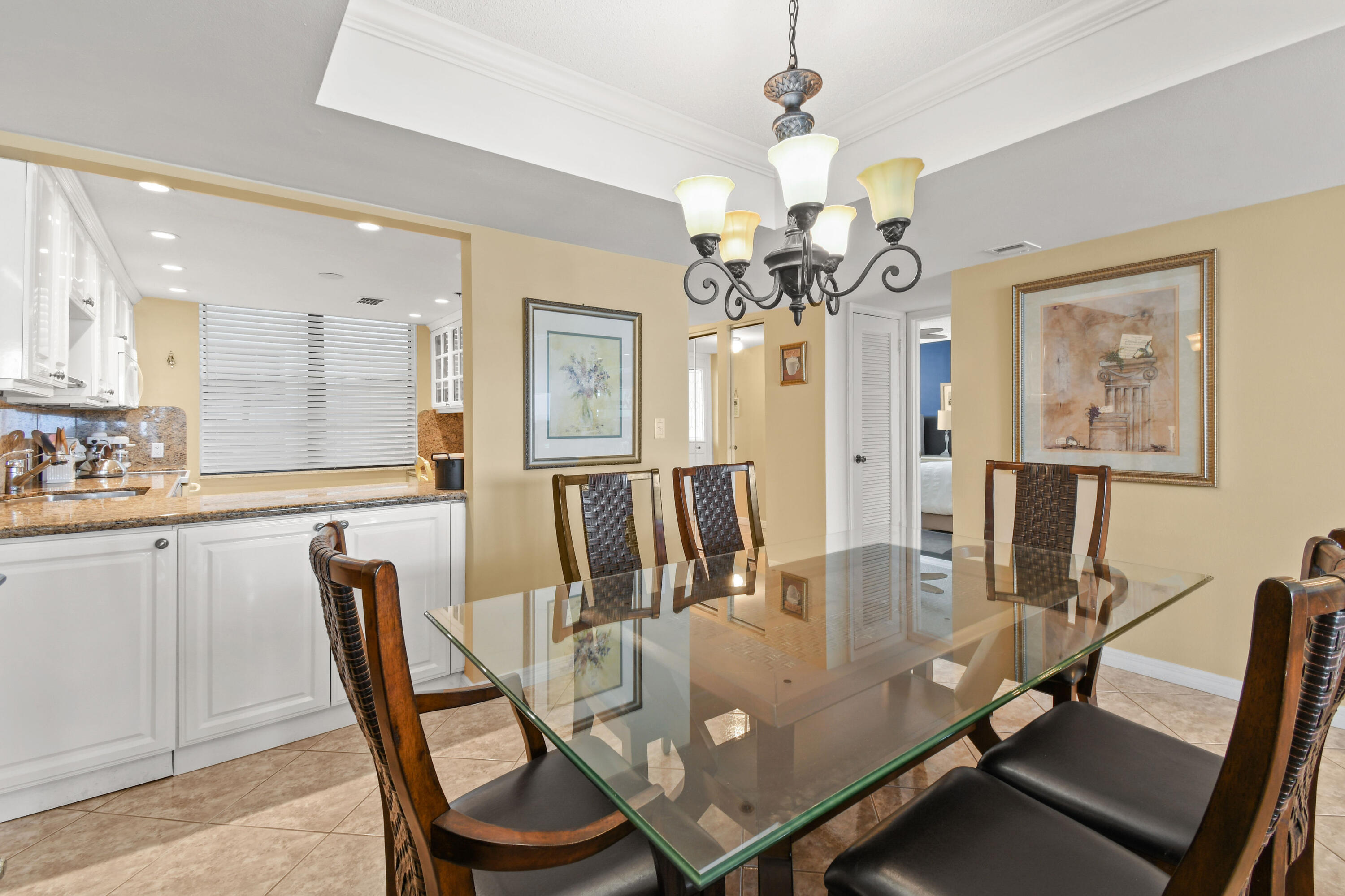 840 Ocean Drive 404 Property Photo 13