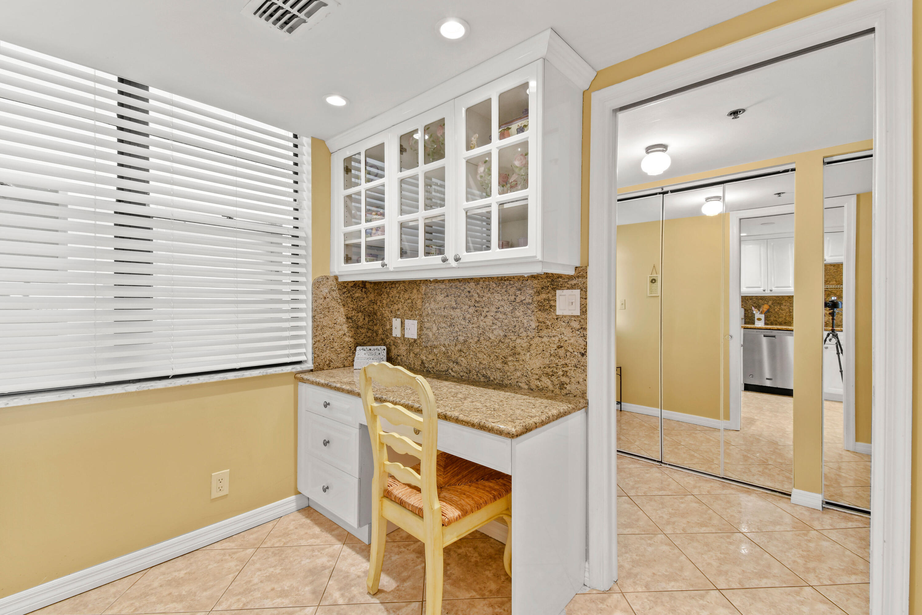 840 Ocean Drive 404 Property Photo 21