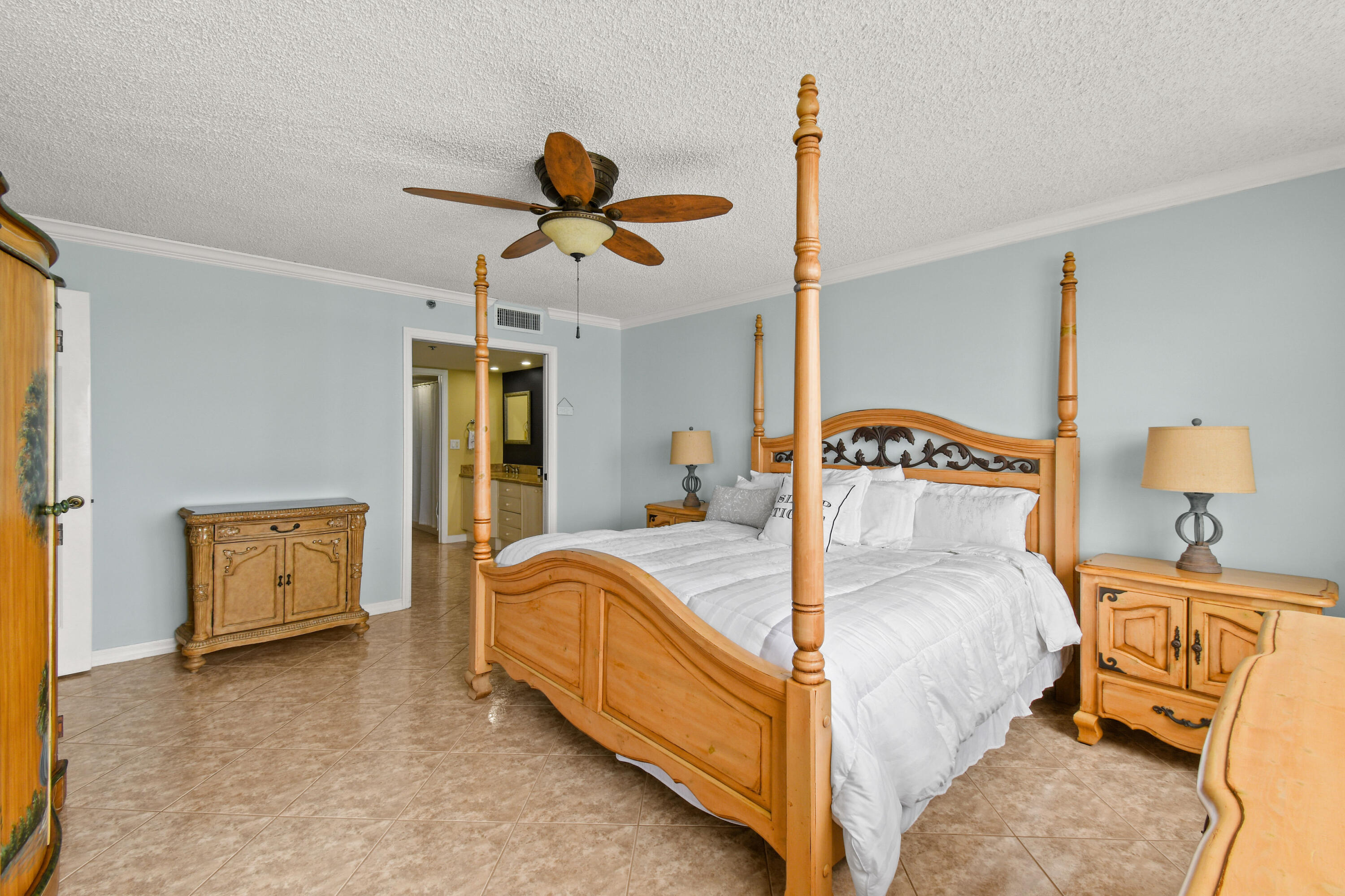 840 Ocean Drive 404 Property Photo 26