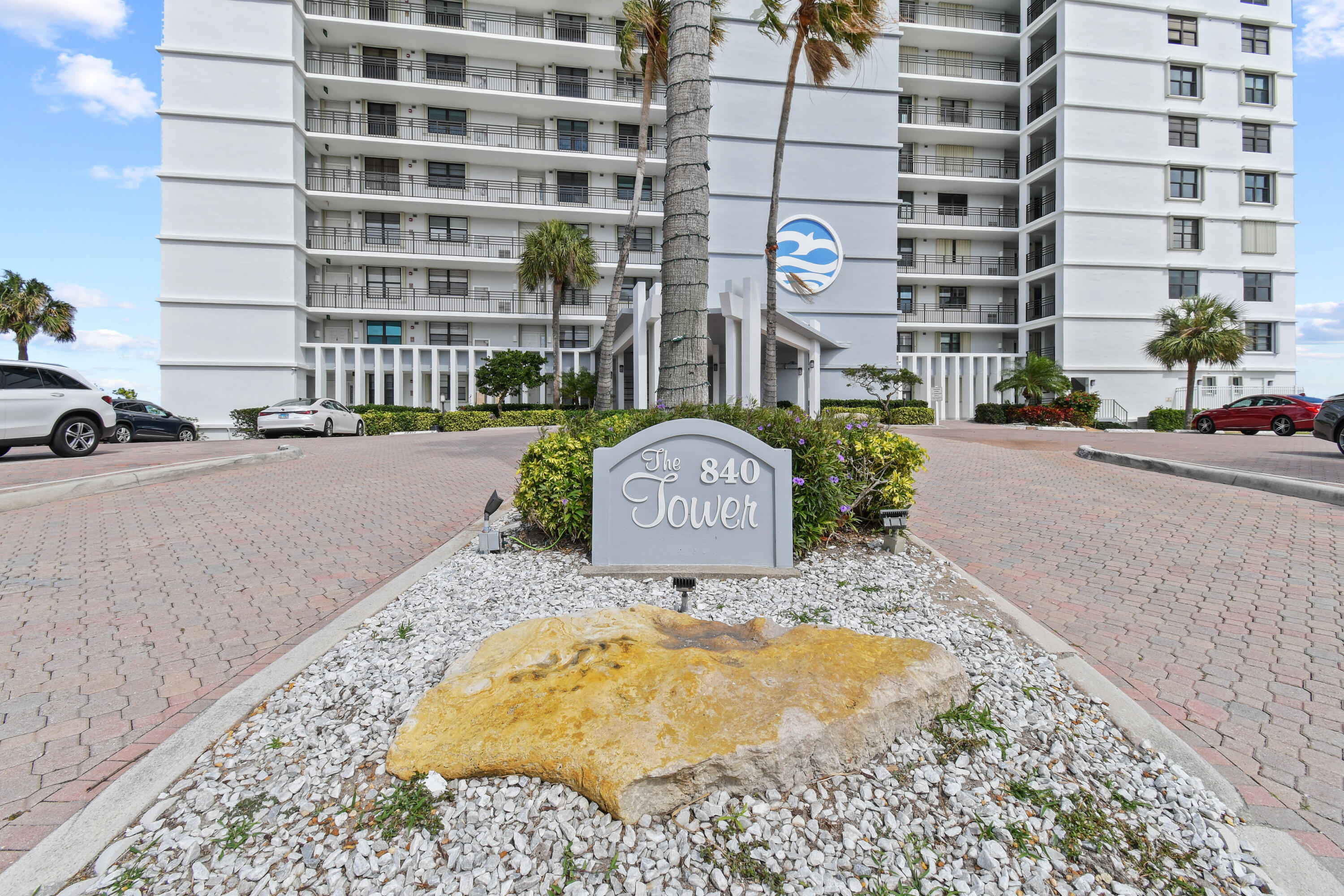 840 Ocean Drive 404 Property Photo 34