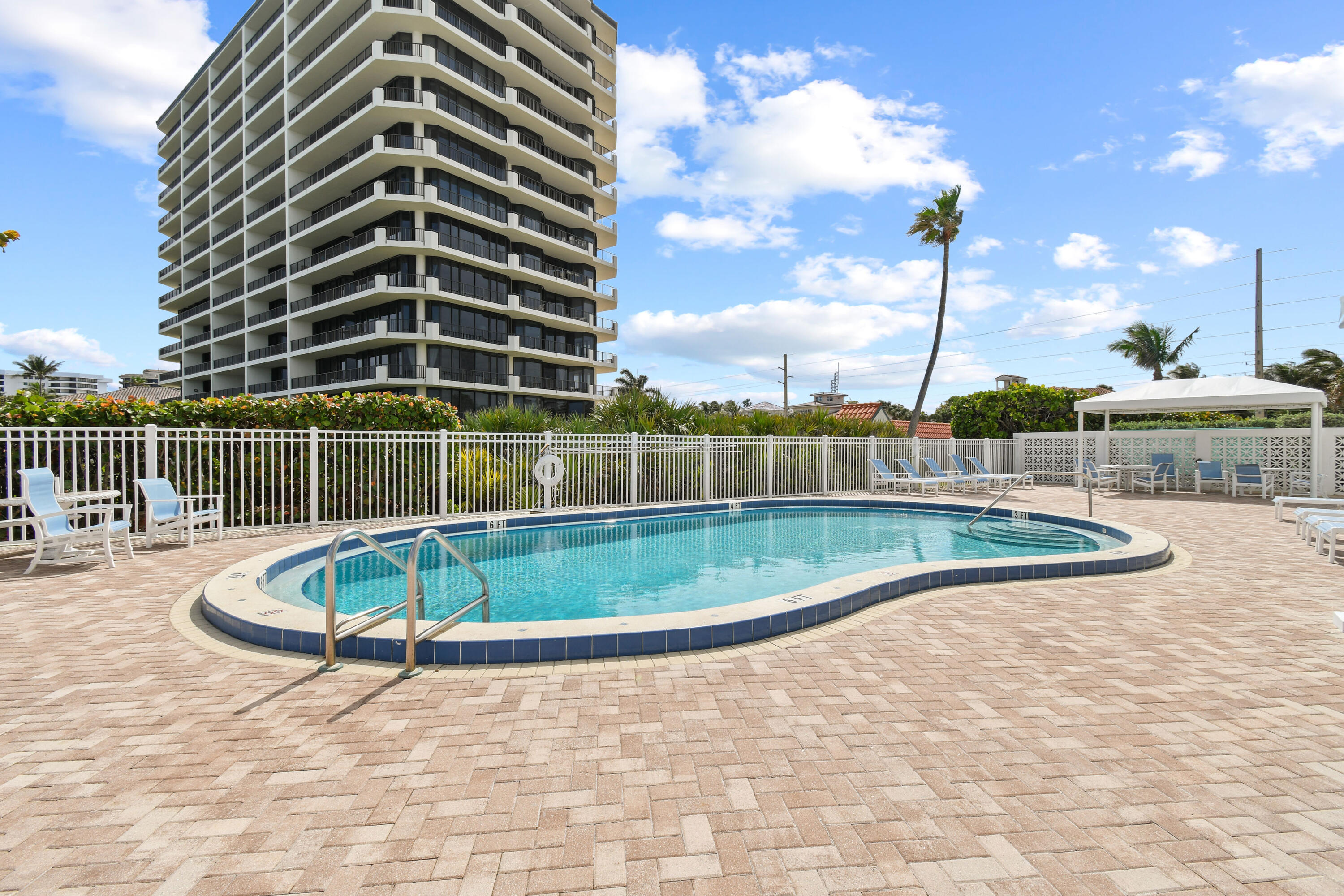 840 Ocean Drive 404 Property Photo 38