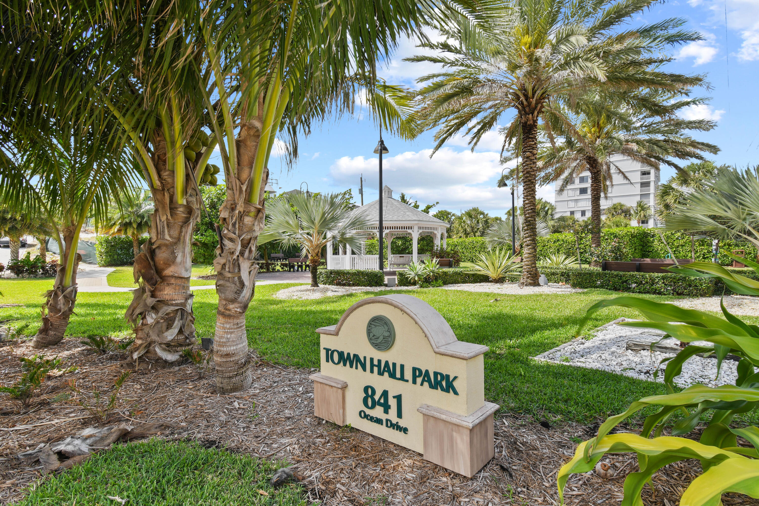 840 Ocean Drive 404 Property Photo 45