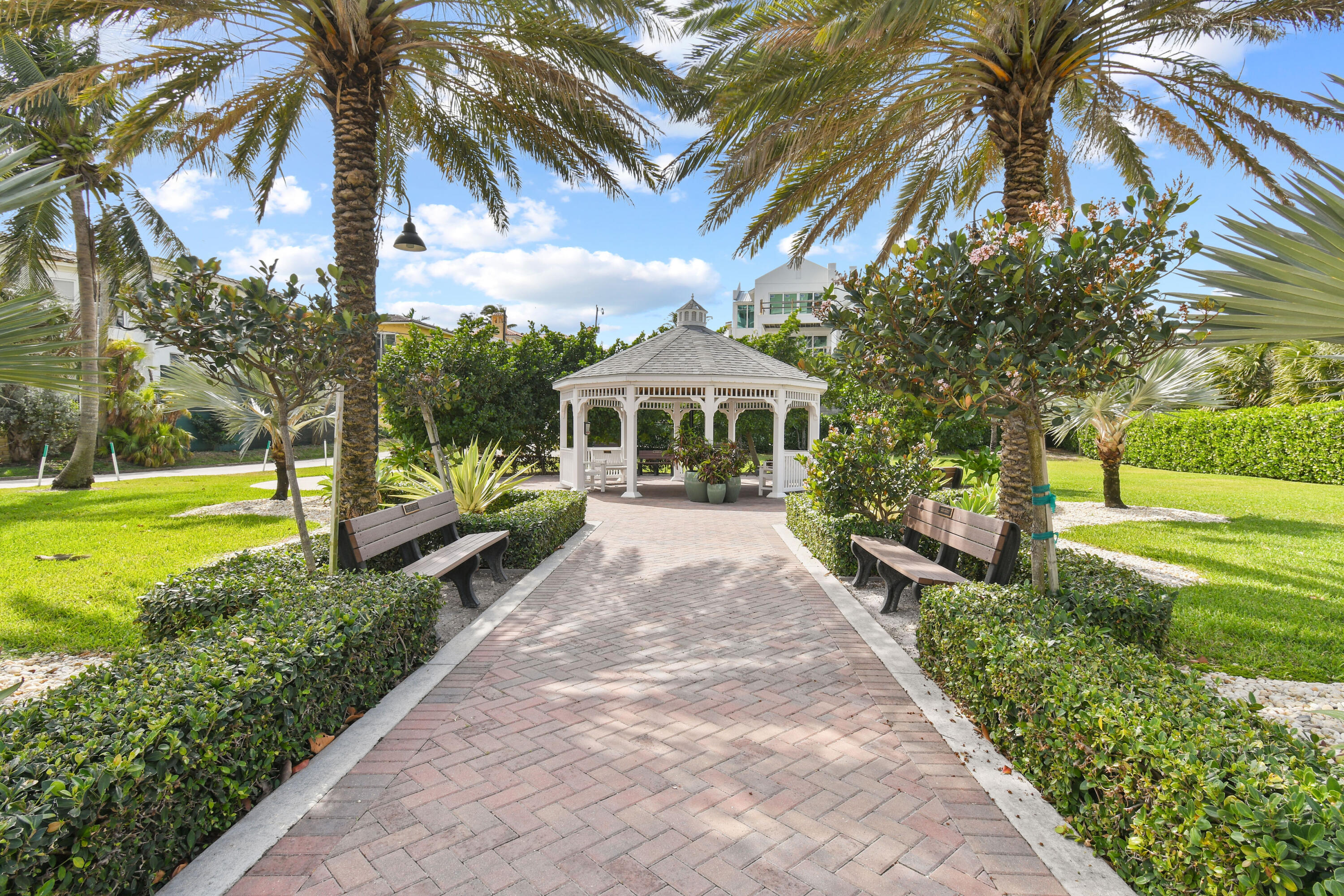 840 Ocean Drive 404 Property Photo 46