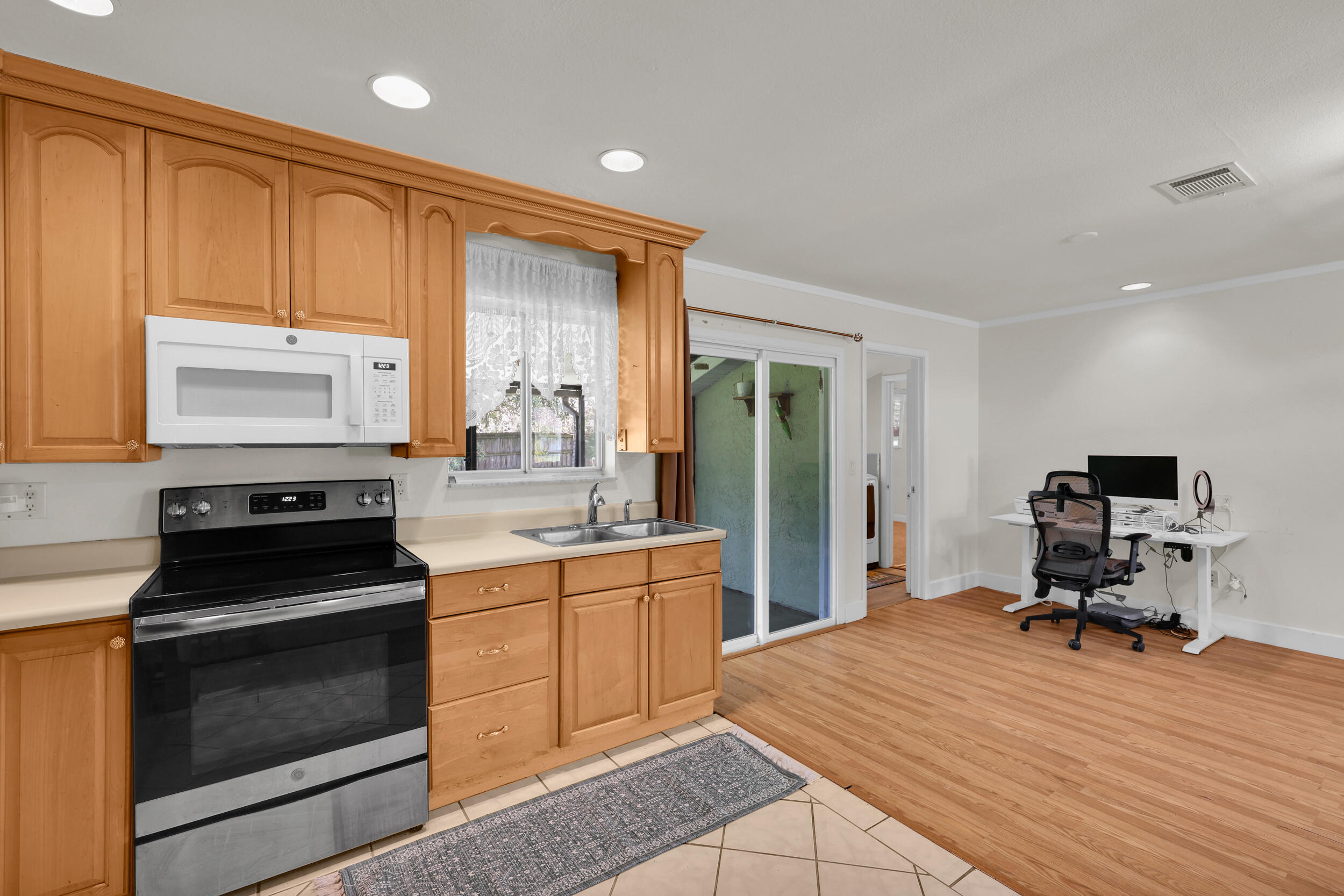 741 23rd Place Sw Property Photo 8