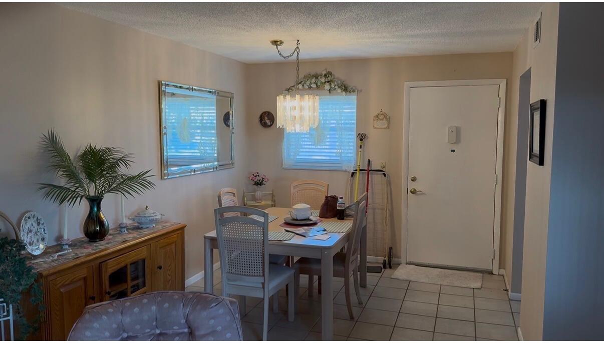 725 Lori Drive 313 Property Photo 9