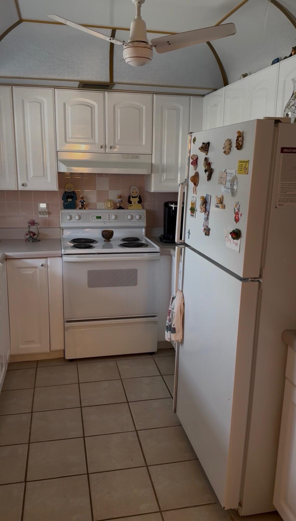 725 Lori Drive 313 Property Photo 15