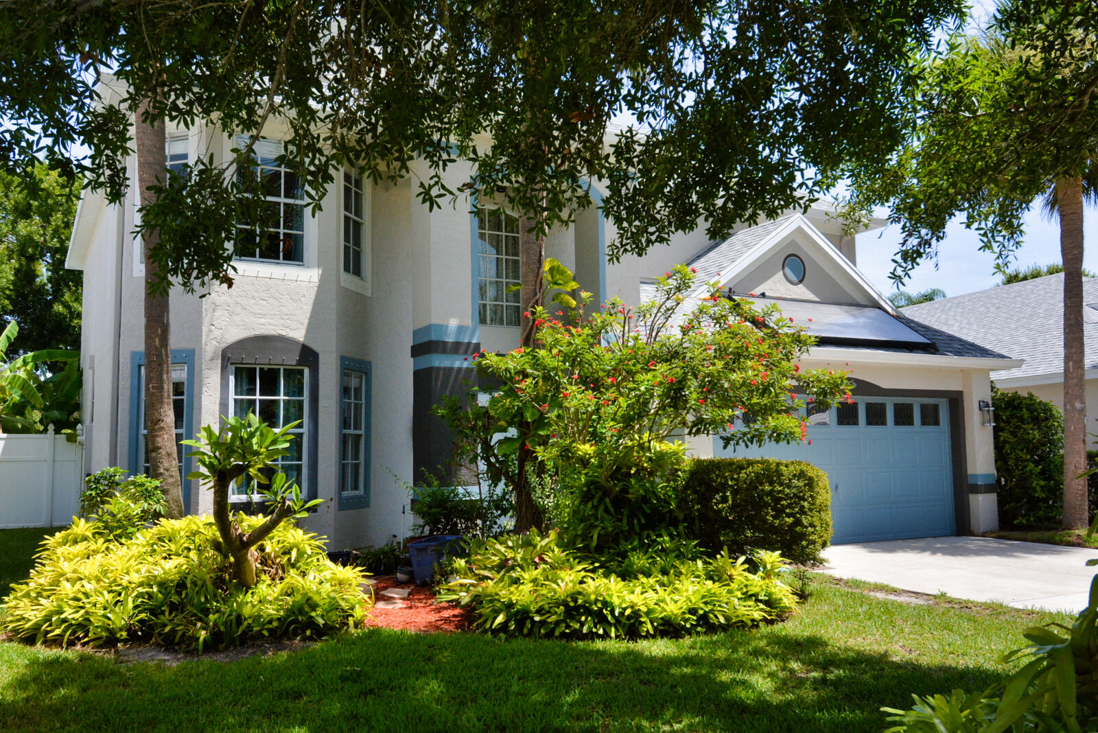 900 Nw Waterlily Place Property Photo 3