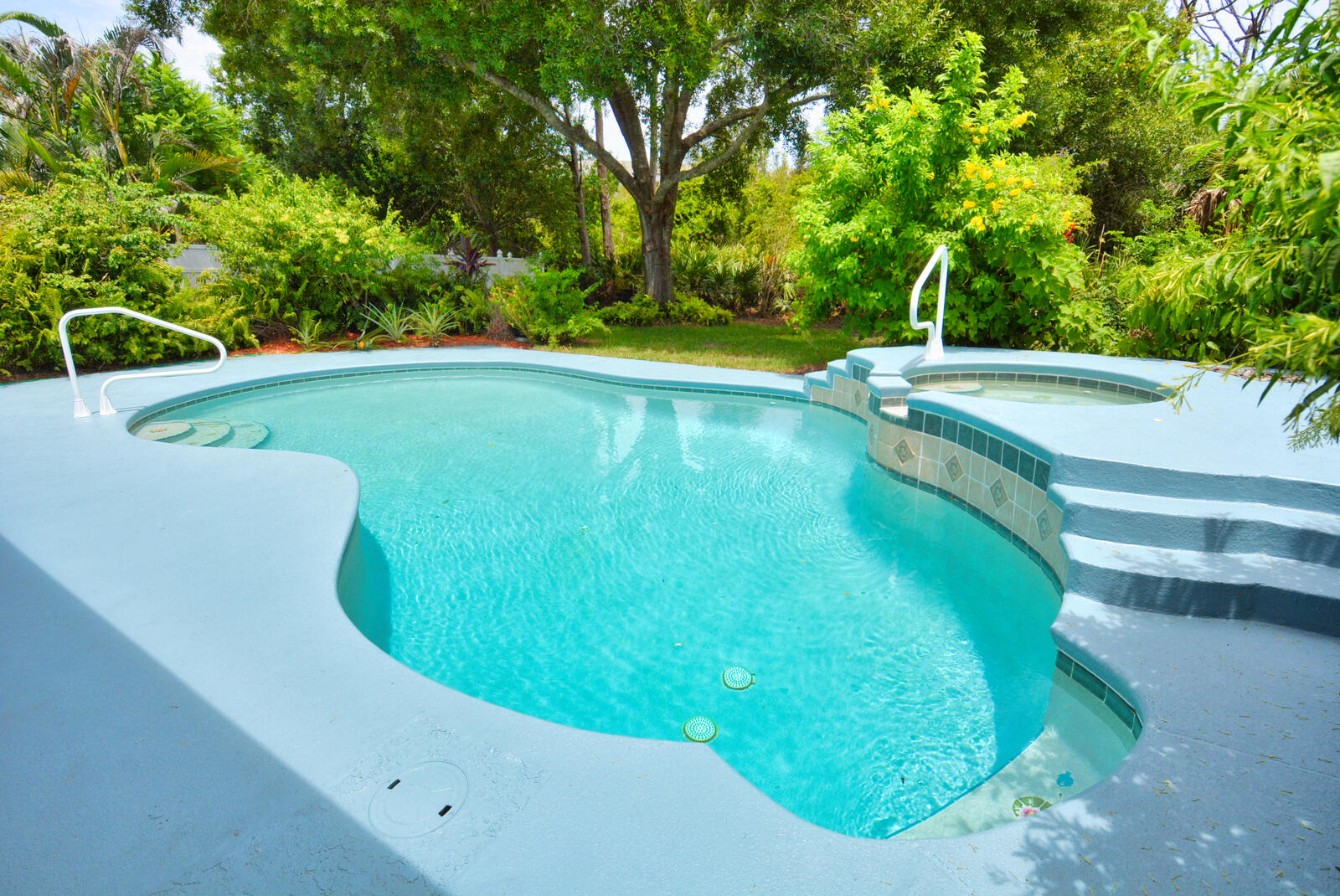 900 Nw Waterlily Place Property Photo 4