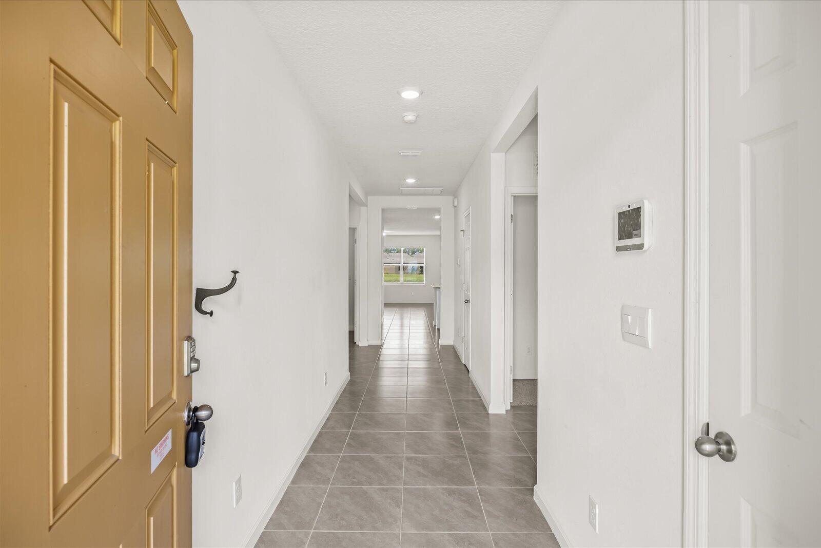 435 Seafoam Circle Property Photo 4
