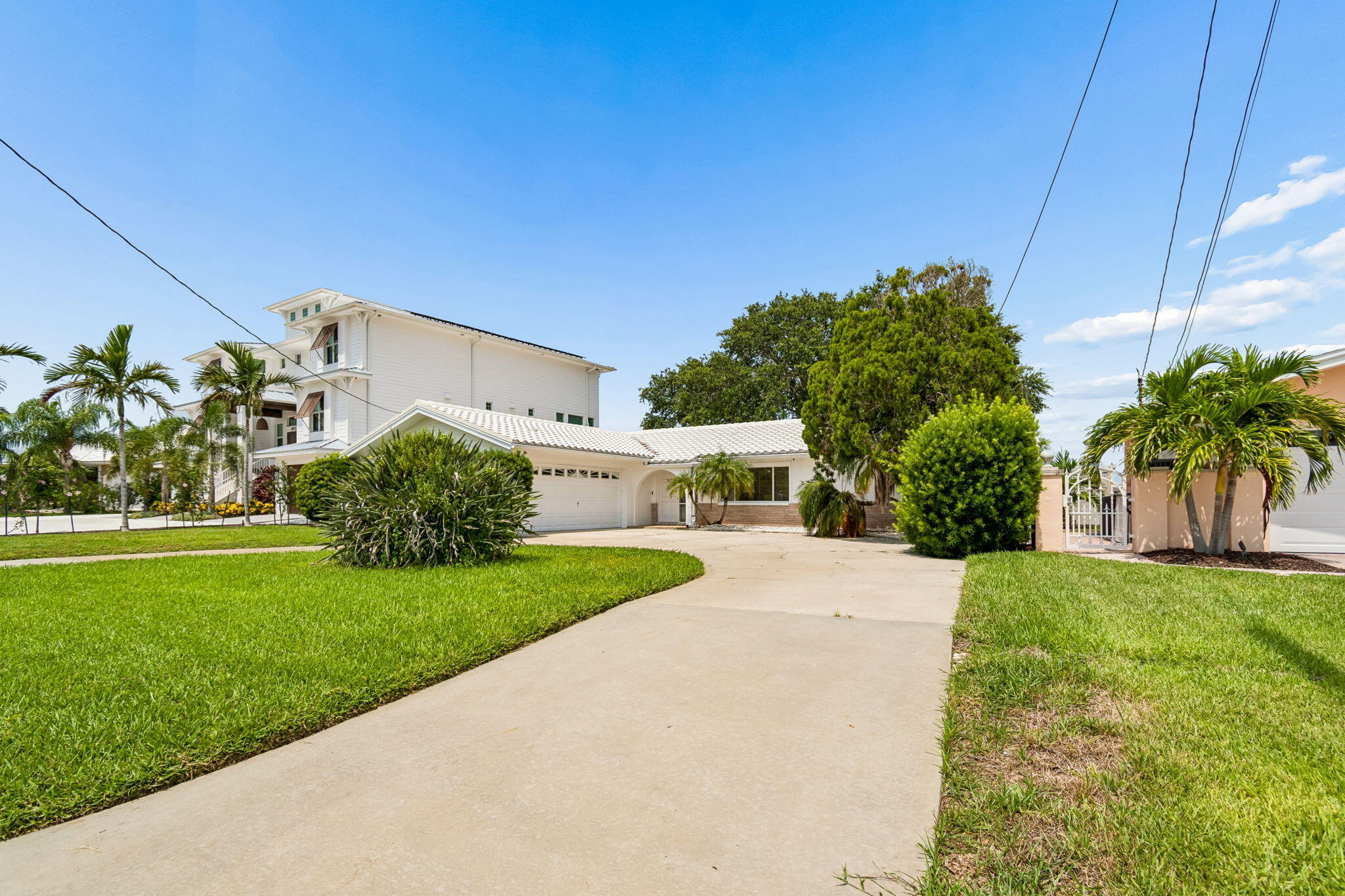 527 Harbor Drive N Property Photo 2