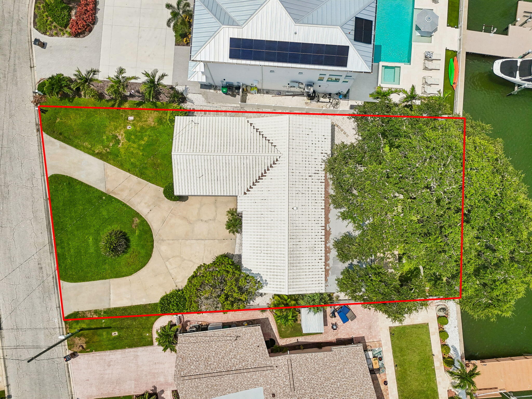 527 Harbor Drive N Property Photo 4