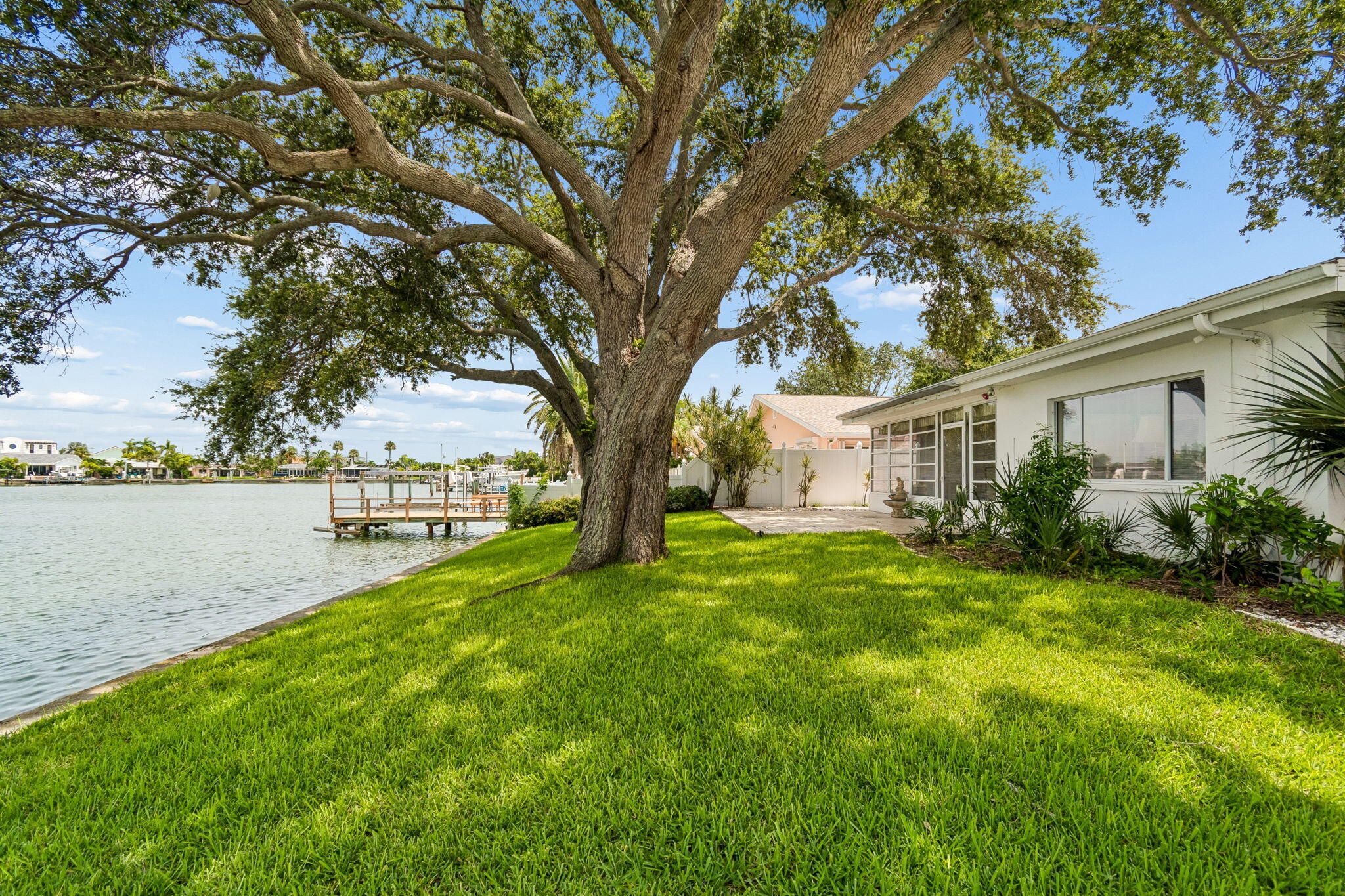 527 Harbor Drive N Property Photo 9