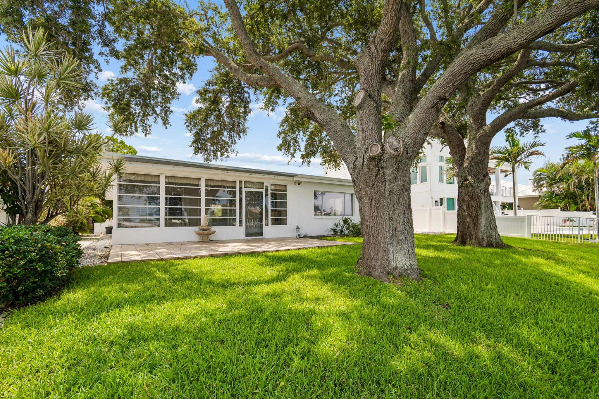 527 Harbor Drive N Property Photo 14