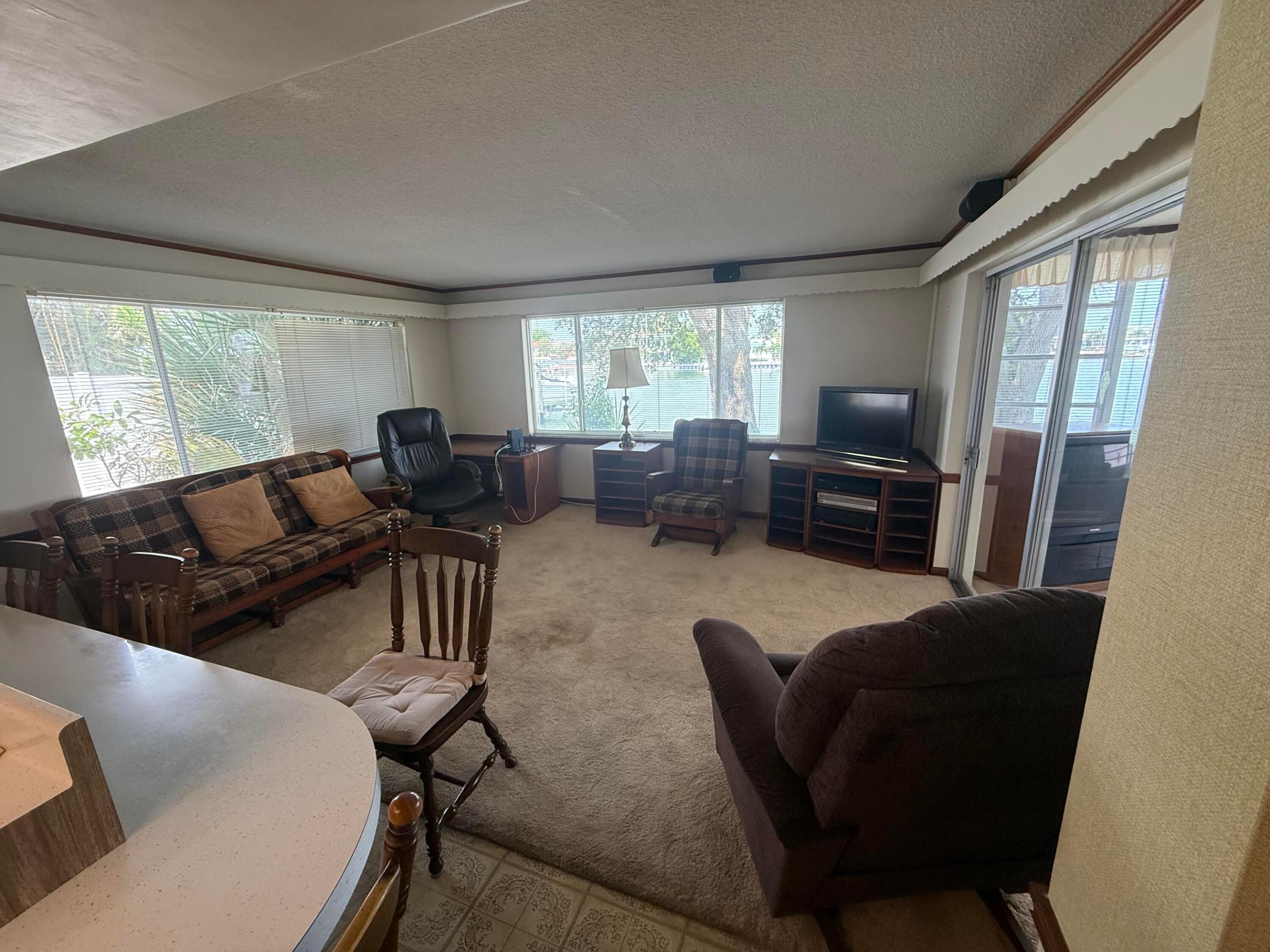 527 Harbor Drive N Property Photo 22