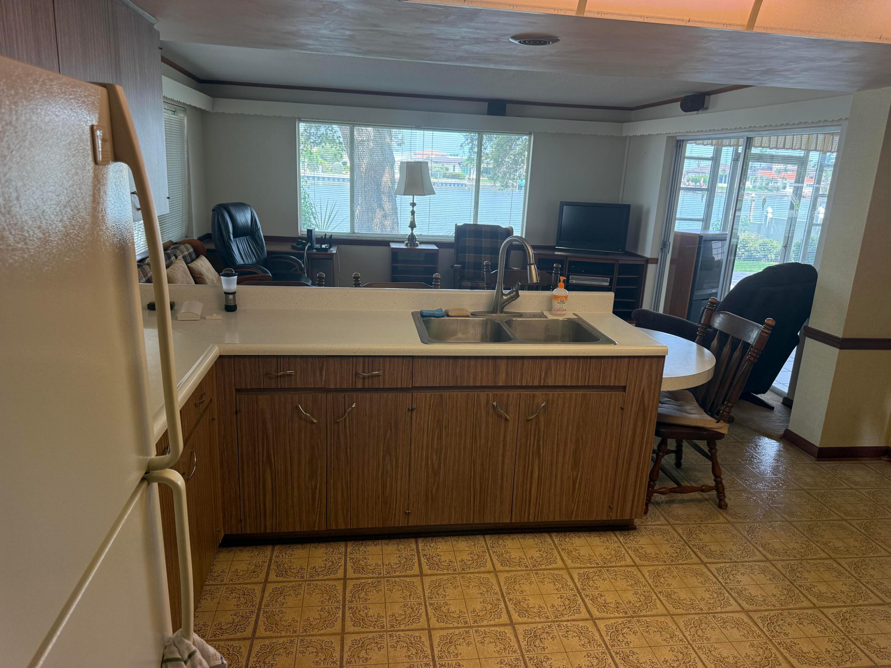 527 Harbor Drive N Property Photo 24