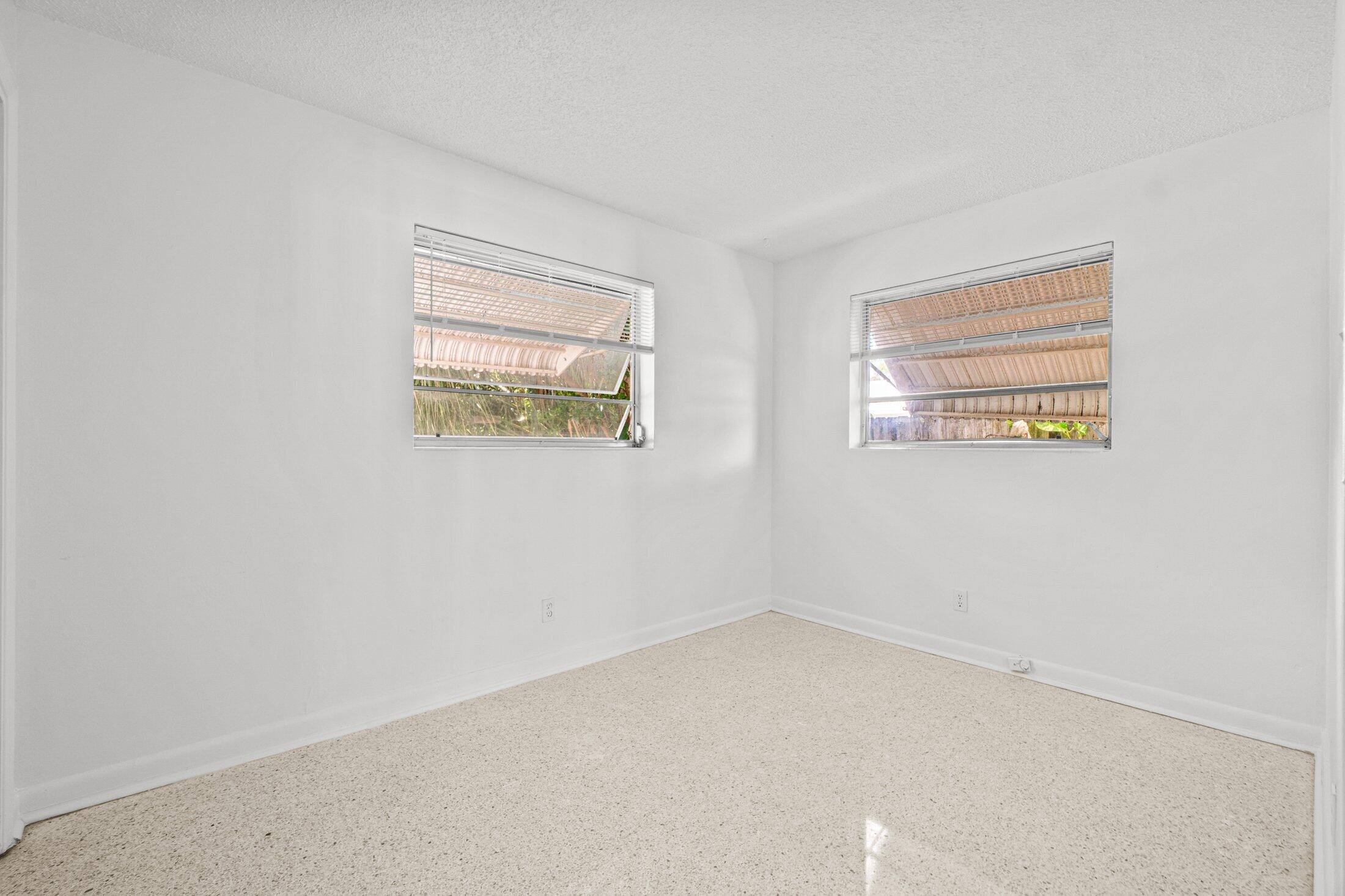 211 Sunrise Avenue 5 Property Photo 15