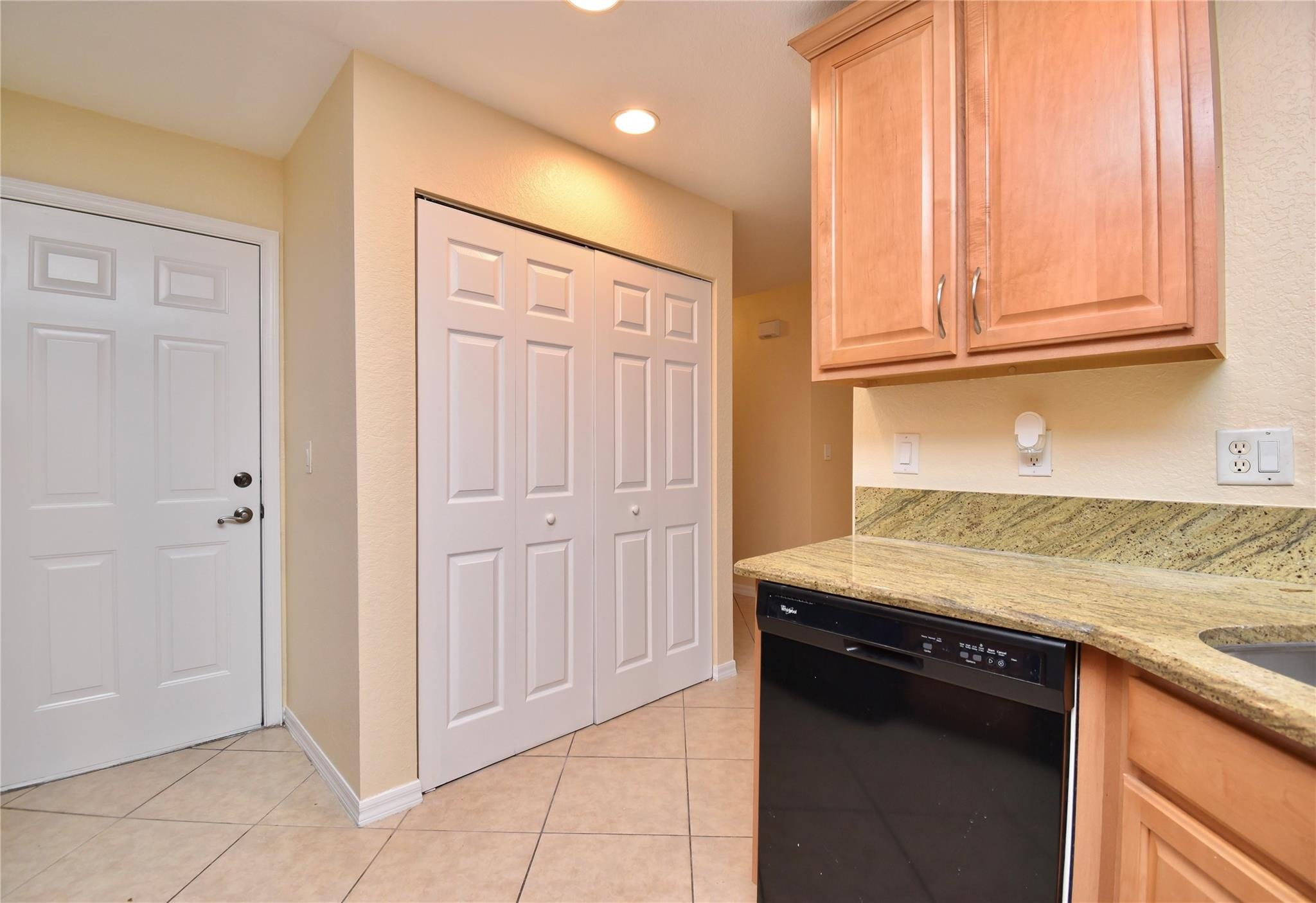 8982 Chambers Street Property Photo 11