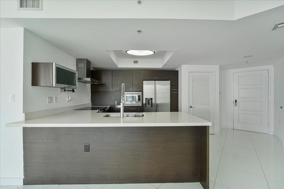 200 Sunny Isles Boulevard 2-1701 Property Photo 4