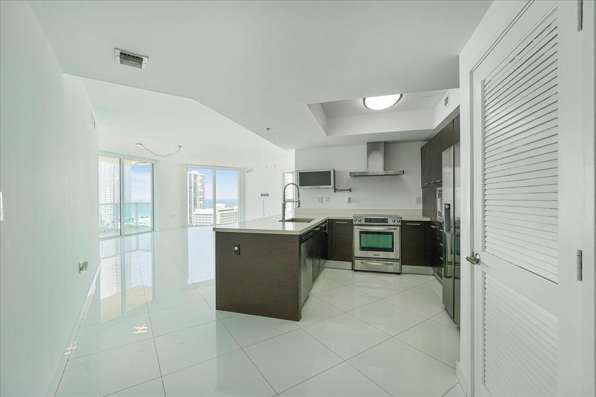 200 Sunny Isles Boulevard 2-1701 Property Photo 5