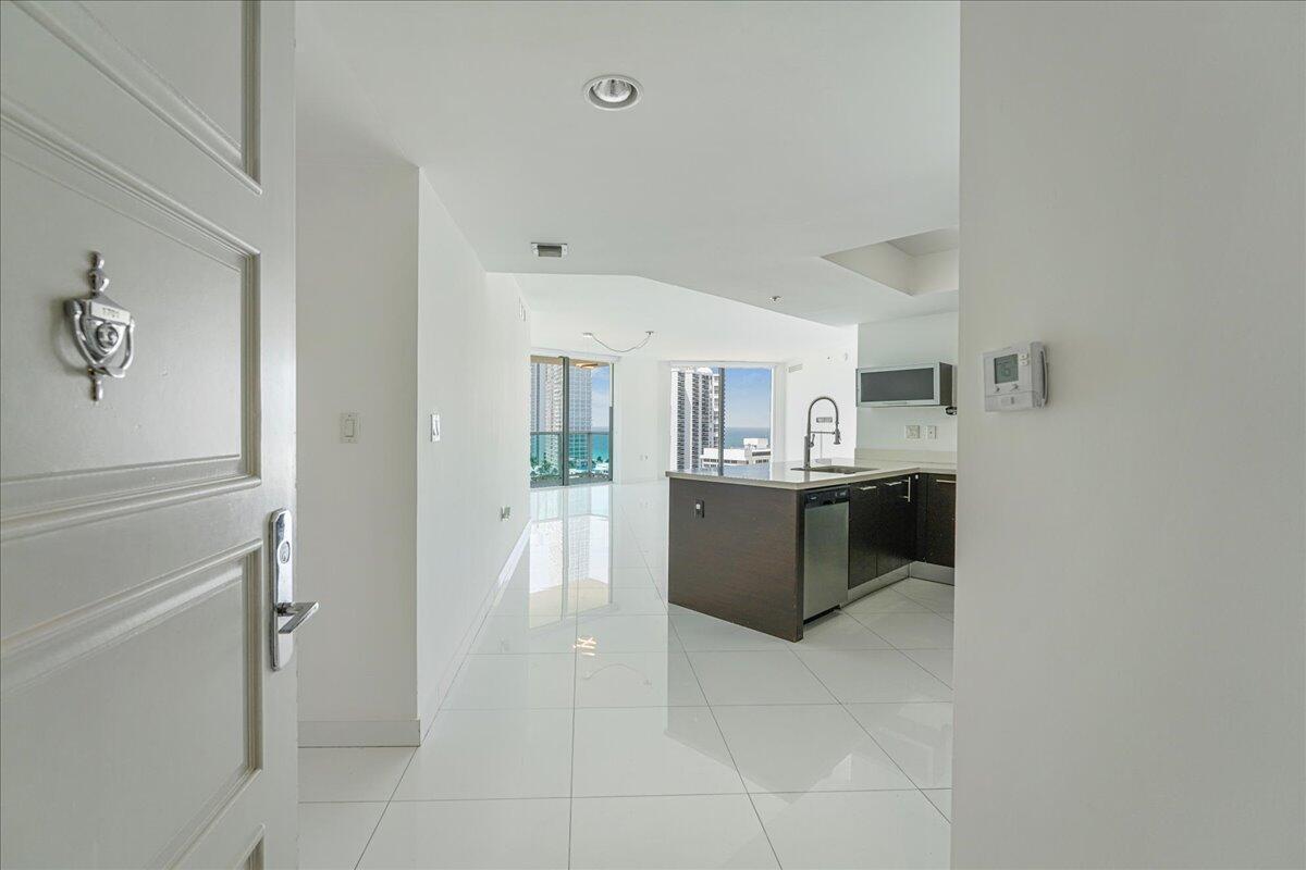 200 Sunny Isles Boulevard 2-1701 Property Photo 8