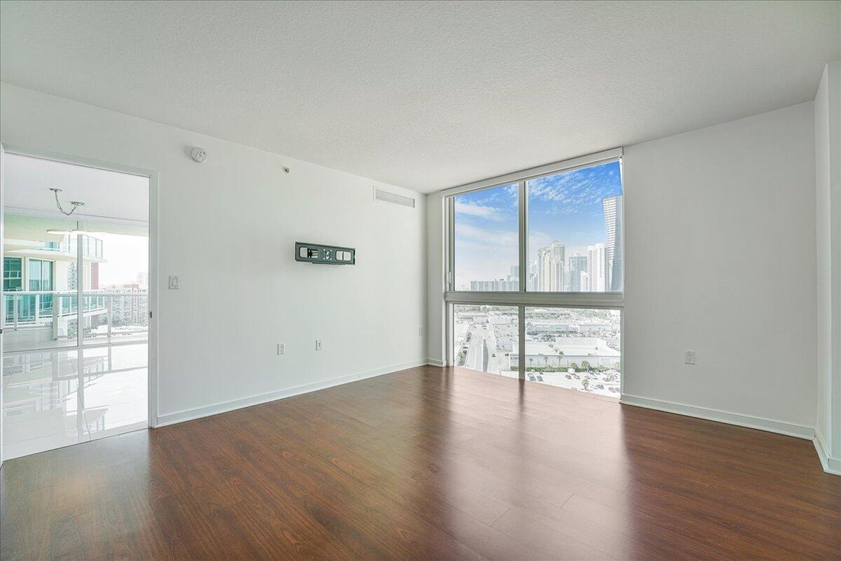 200 Sunny Isles Boulevard 2-1701 Property Photo 12